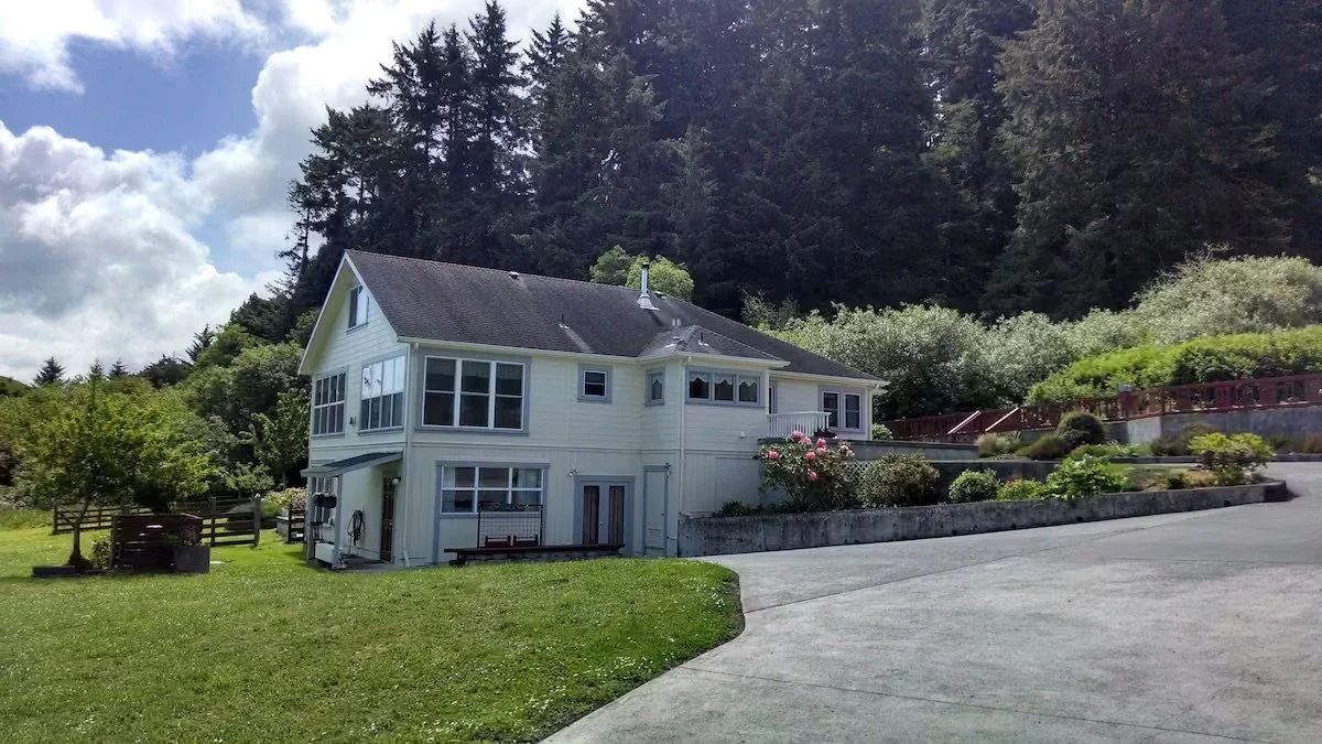  Ferndale Bluff House on VRBO (courtesy photo) 