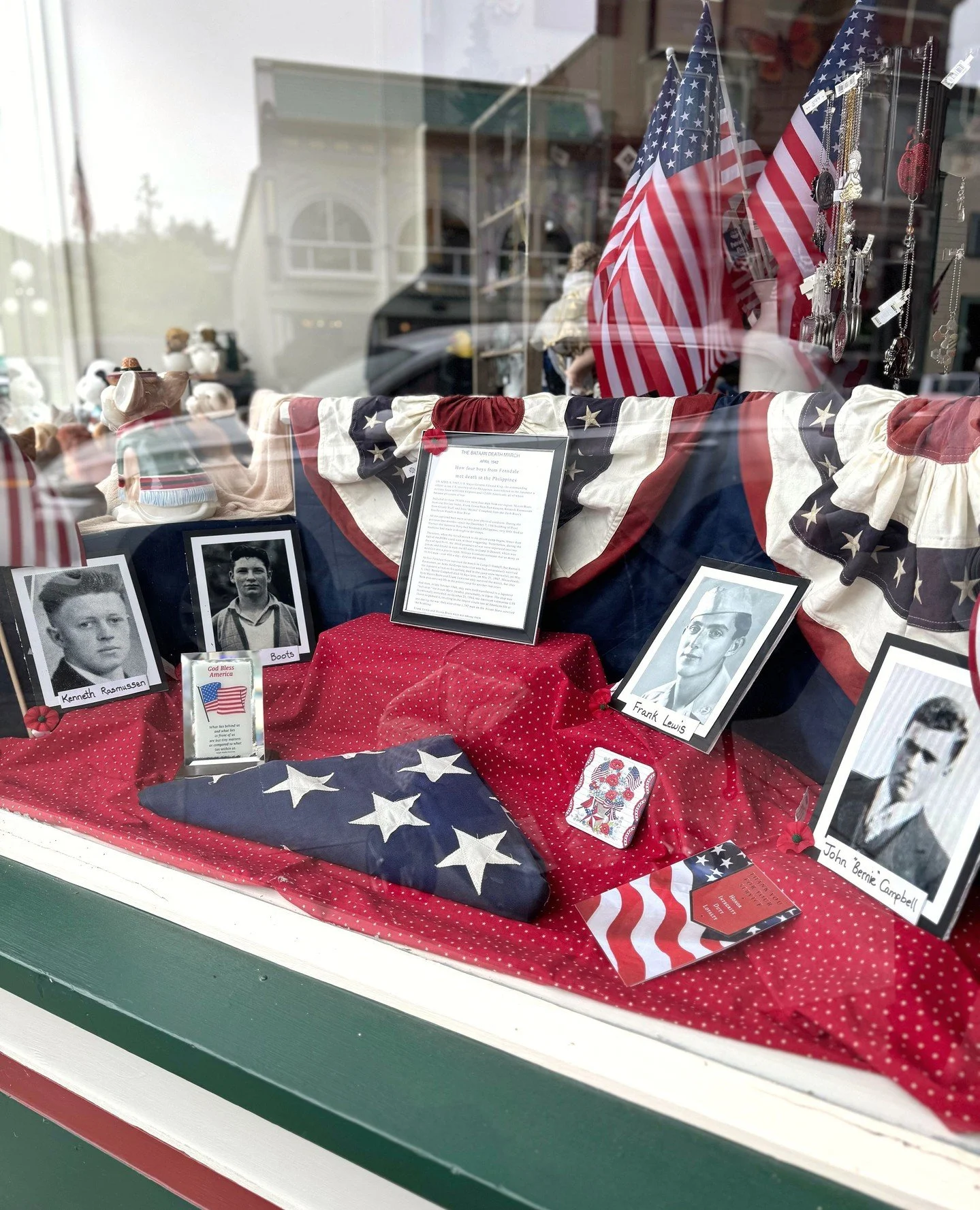 Today, Ferndale observes Memorial Day and honors those who have died in US military service. Ferndale's Kenneth Rasmussen VFW Post 6353 will lead a procession at 10 AM from Veterans' Hall down Main Street to Ferndale Cemetery for a remembrance ceremo