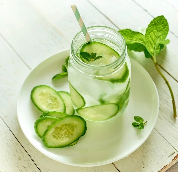 Cucumber-and-mint-Water-0092-600x580.jpg