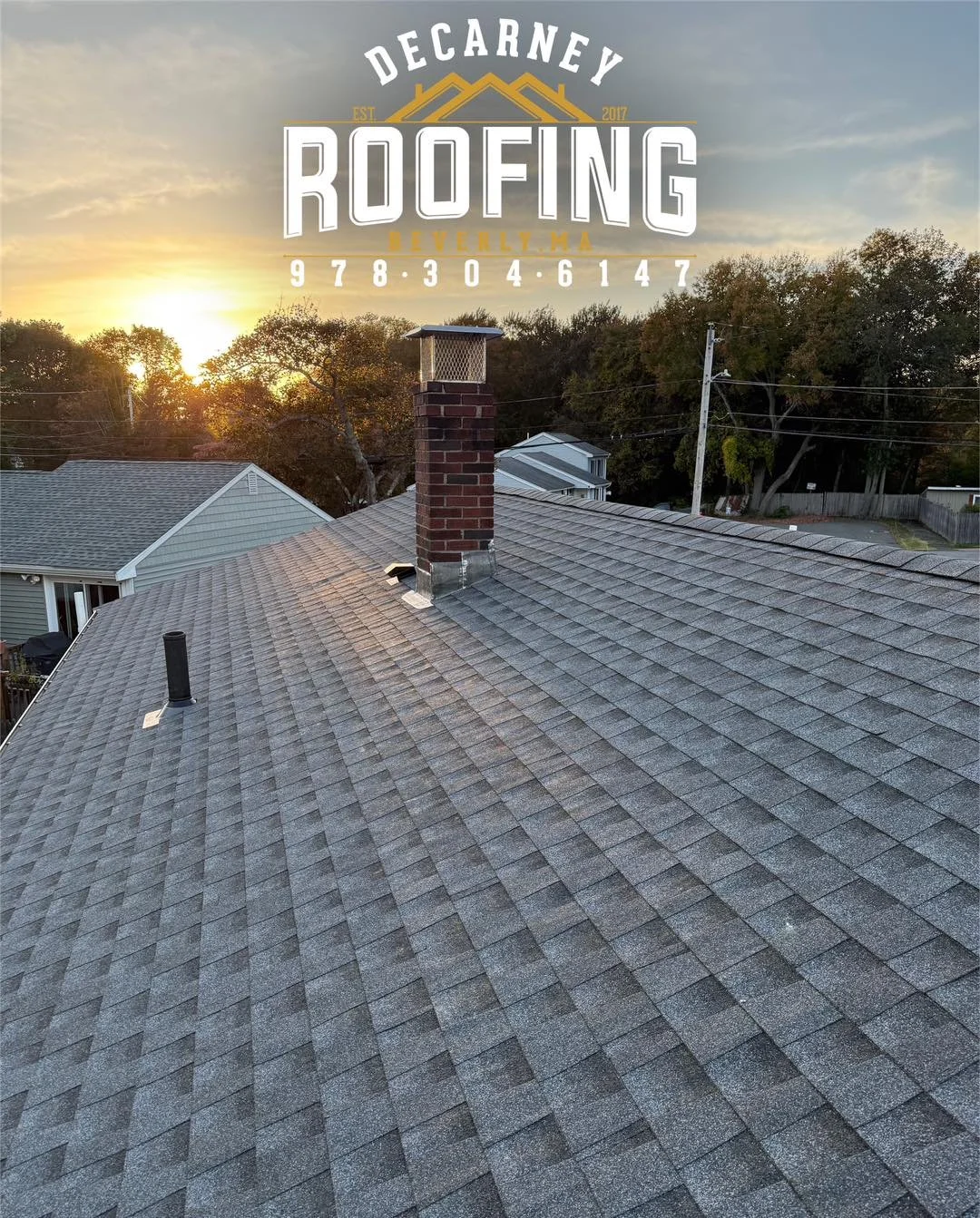 🌅 We wrapped up this new roof installation just before the sun went down on Saturday! 

We hope everyone had a great weekend! 

#DeCarneyRoofing #DeCarneyDidIt #TheDeCarneyDifference #BeverlysRoofer #Beverly #BeverlyMa #BeverlyBasedBeverlyTrusted