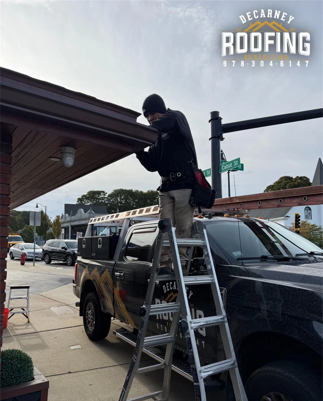 🔨 Taking care of some gutter maintenance at the office today! See you all on Monday! 
 
#thecalmbeforethestorm⚡️ #DeCarneyRoofing #DeCarneyDidIt #TheDeCarneyDifference #BeverlyBasedBeverlyTrusted #BeverlyMa #BeverlysRoofer #Beverly