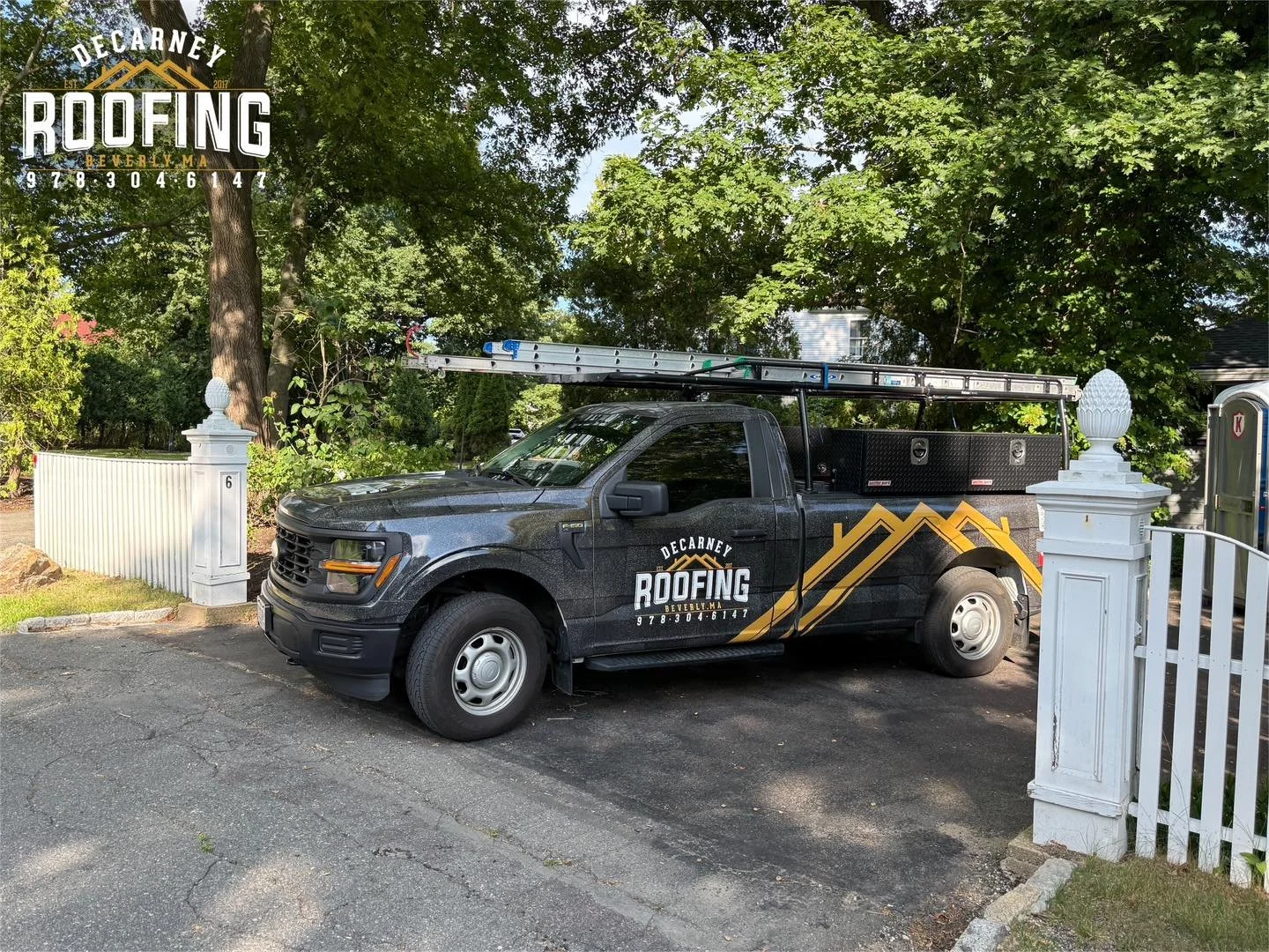 🛻🛻 Beep beep! It&rsquo;s Monday and the roofers are here!! Another new roof ready to be replaced in Beverly today! 

#TheRoofersAreHere #Monday  #DeCarneyRoofing #DeCarneyDidIt #TheDeCarneyDifference #BeverlyBasedBeverlyTrusted #BeverlyMa #Beverlys