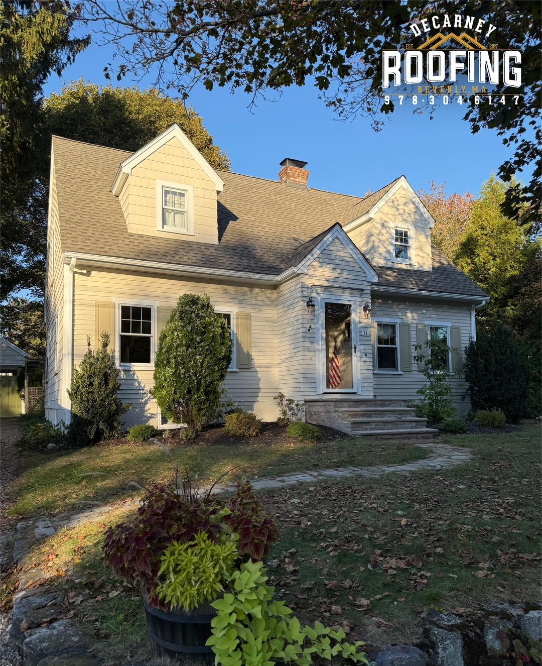 🌅 Nothing like the first sunset on a newly installed roof!! #DeCarneyRoofing #DeCarneyDidIt #TheDeCarneyDifference #BeverlysRoofer #BeverlyMa #BeverlyBasedBeverlyTrusted #Beverly