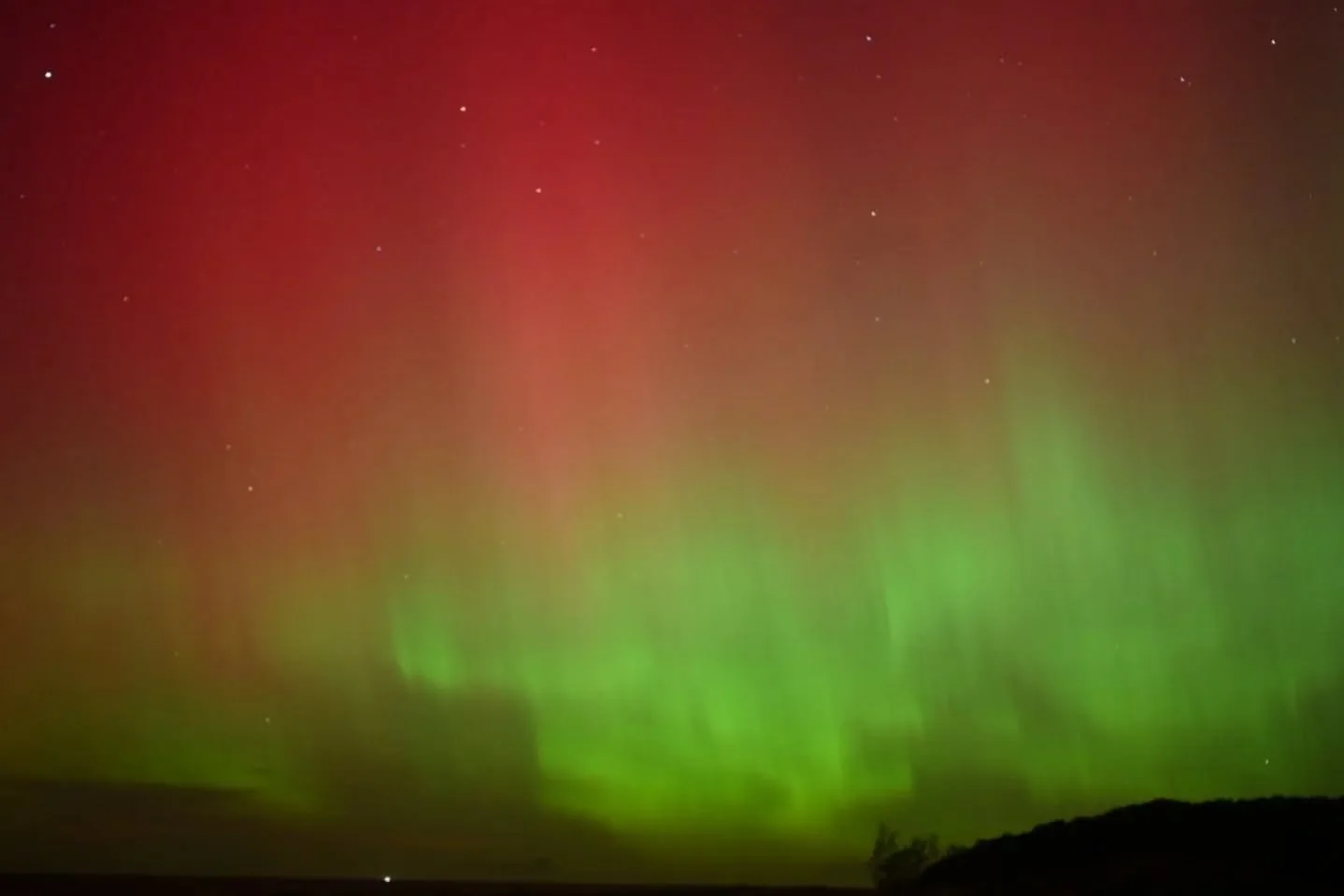 The Aurora showed herself last night and it was incredible ππ€―π₯³πππ². I felt amazement, awe and wonder as I watched the lights glow and dance. I'm so happy I brought my camera to the beach so I could capture these images to share with you.
.
.
.
.
