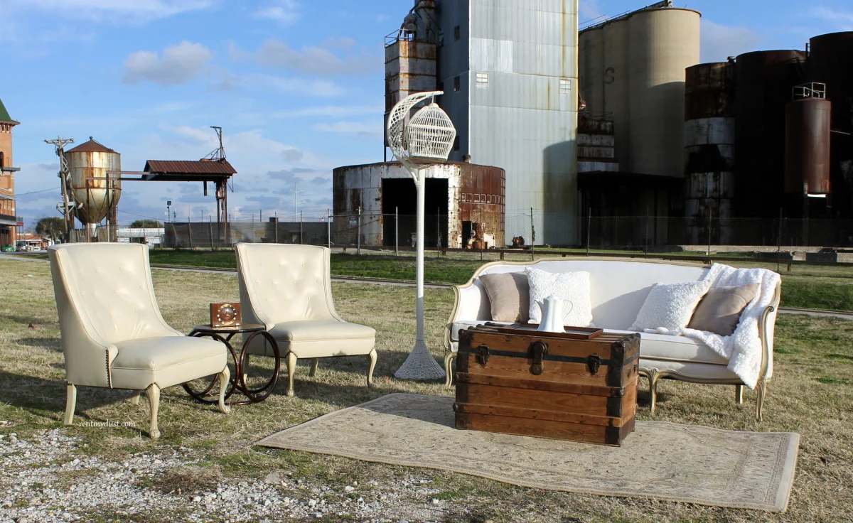 marilyn_white cream_lounge area_rent my dust (4).jpg