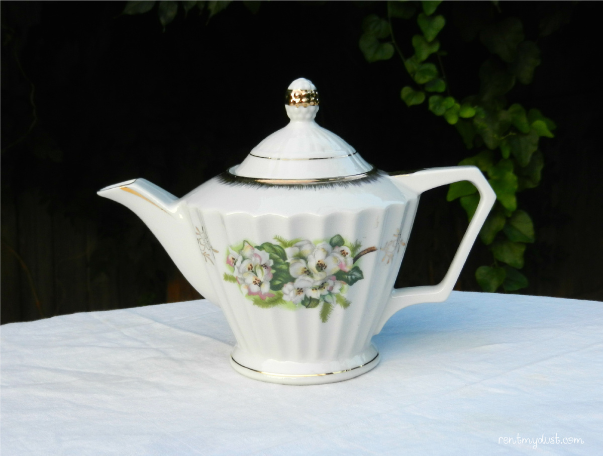 Mock Orange Teapot (English)