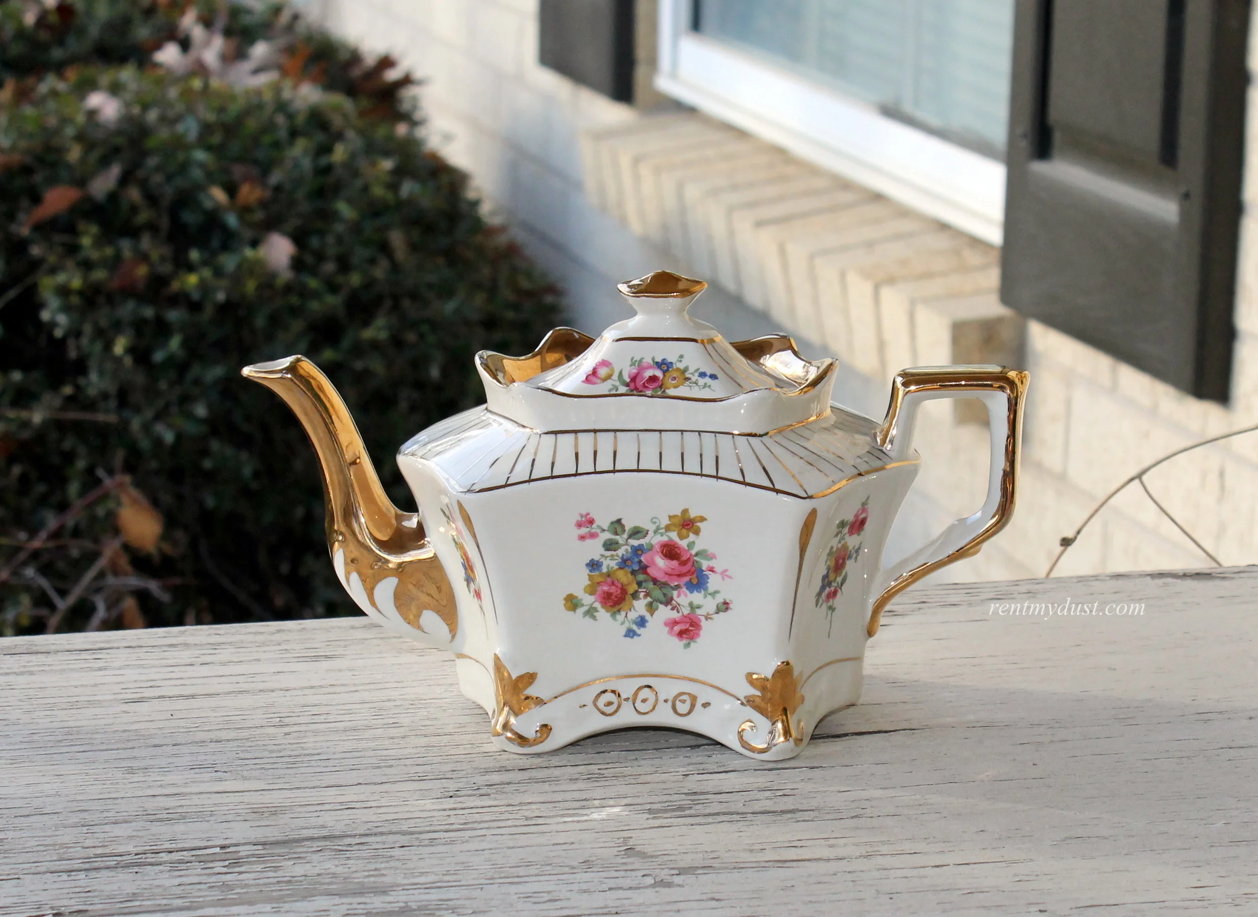 arthur wood_teapot.jpg