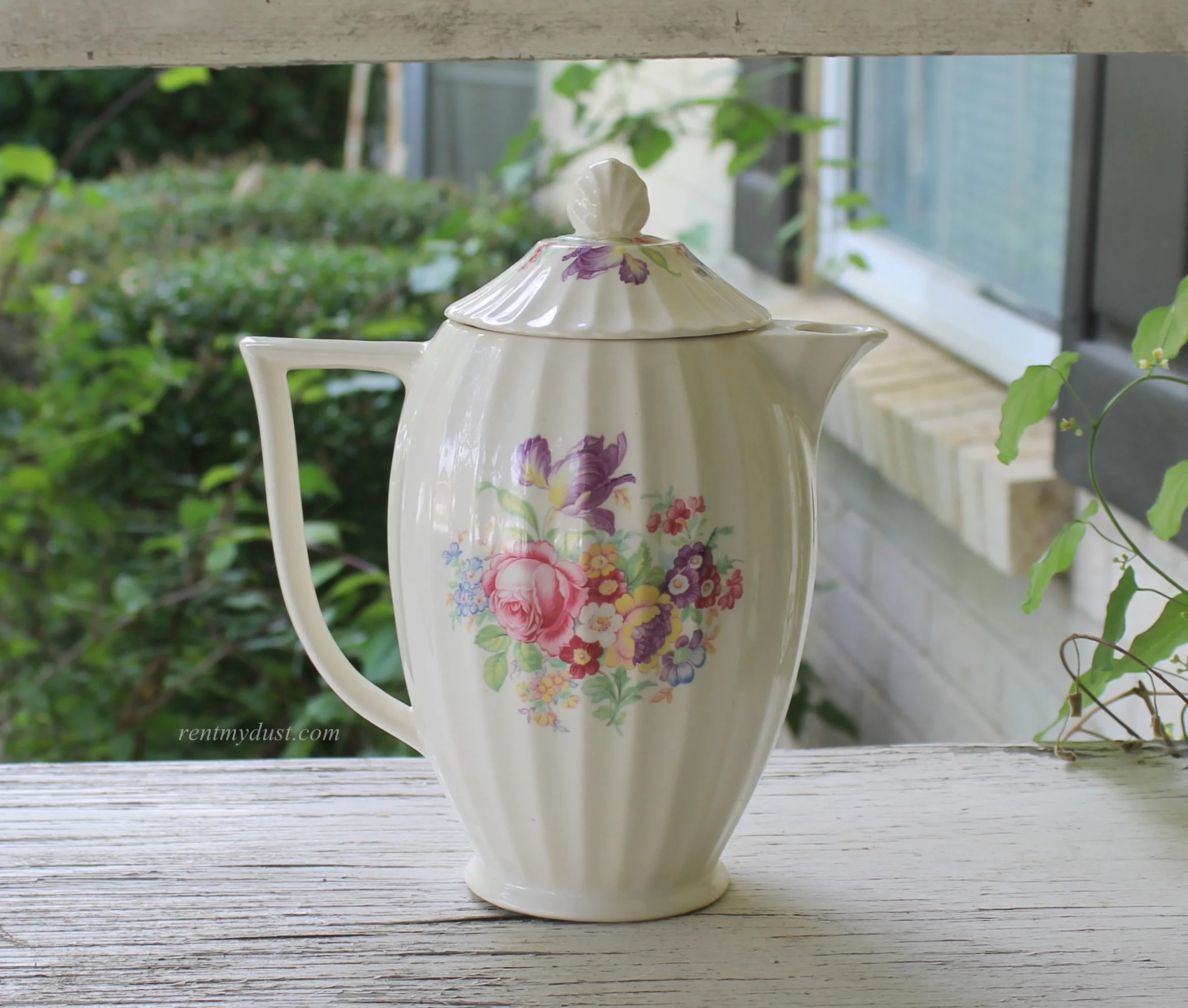 shanlin rose_chocolate pot.jpg