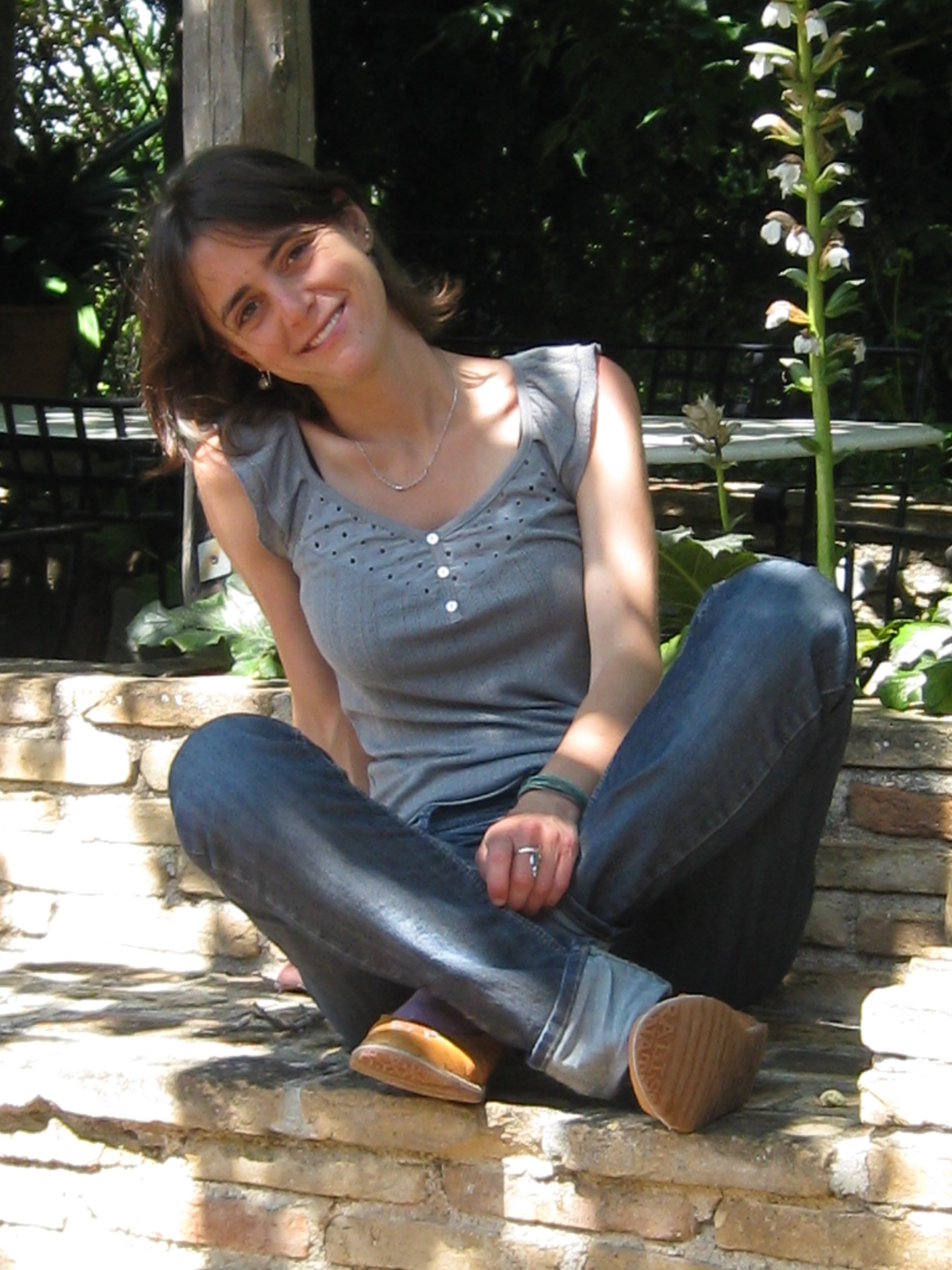 Anna Ichino is a Postdoctoral Research Fellow at the University of Antwerp’s Centre for Philosophical Psychology. In October 2017, she will take up a new Postdoc at Bar-Ilan University, Tel Aviv. Her primary research interests are in philosophy of mind, philosophy psychology, and aesthetics. 