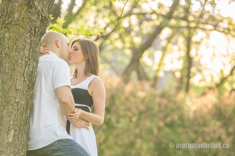 A soft and airy engagement session near Unionville mainstreet