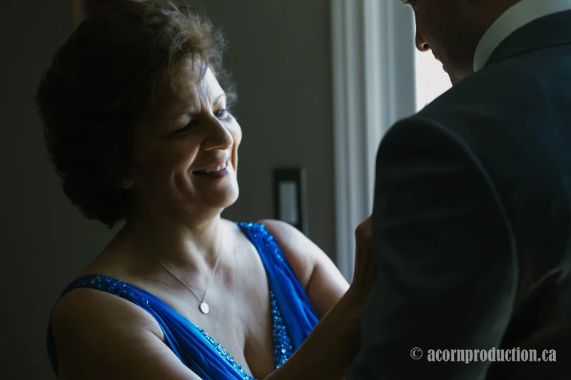 04-close-up-grooms-mother