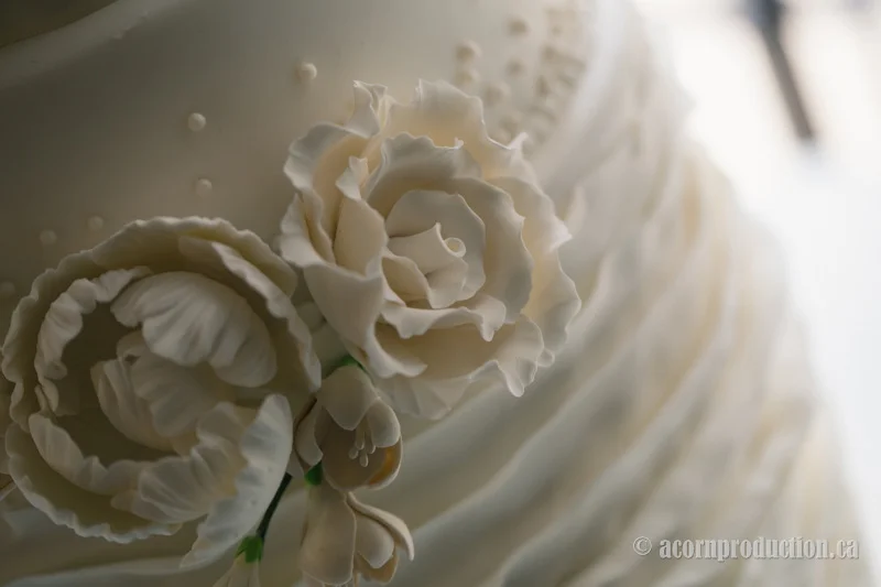 31-wedding-cake-closeup-detail