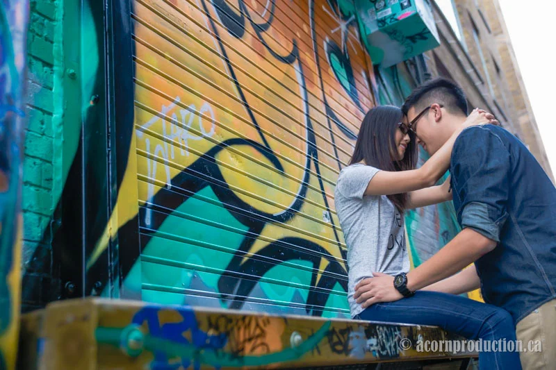 03-Toronto-Graffiti-Alley-engagement-session