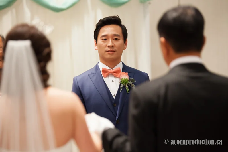 13-groom-looking-bride-walking-in