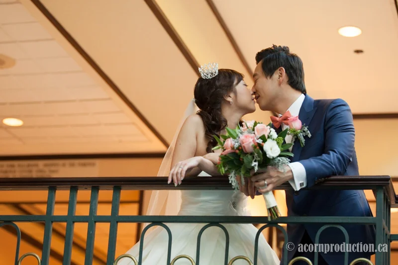 19-bride-groom-kiss-toronto-wedding