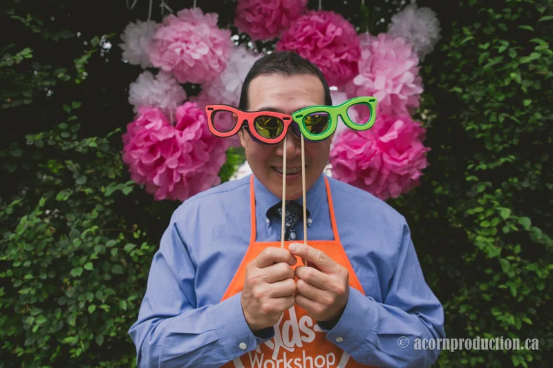60-getting-ready-for-photobooth