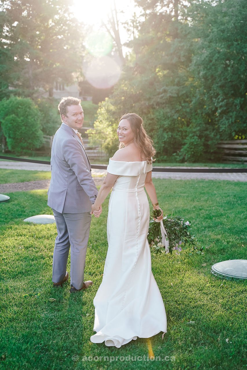 180-happy-wedding-couple-golden-hour-photo-stouffville-museum.jpg