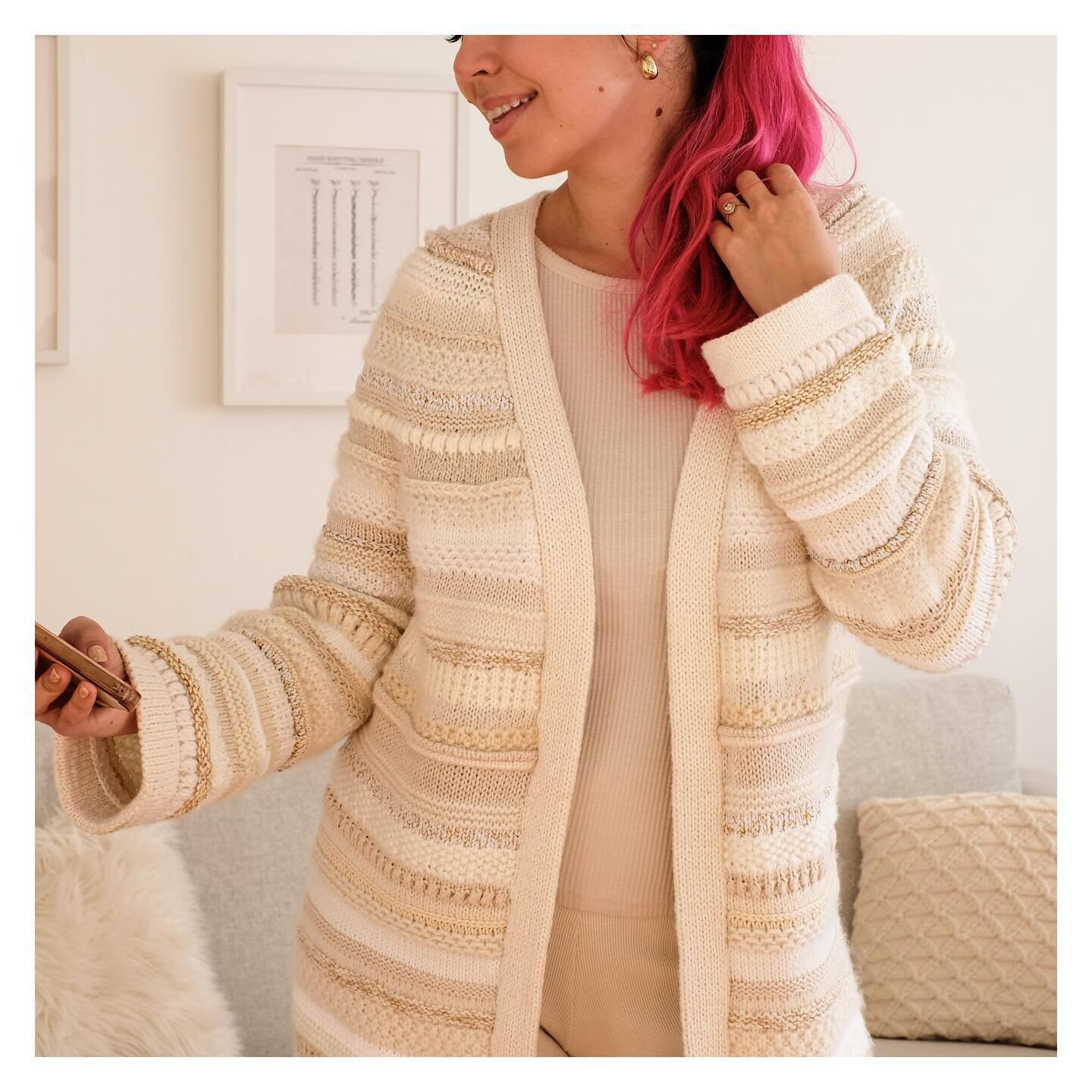 Please welcome the Scrapdigan ➰

This design is a pure labor of love, and I am very happy to finally share it with you. There will be a knit-along, plus we have a 20% intro discount with the code 20off till the end of the day Sunday both on Ravelry a