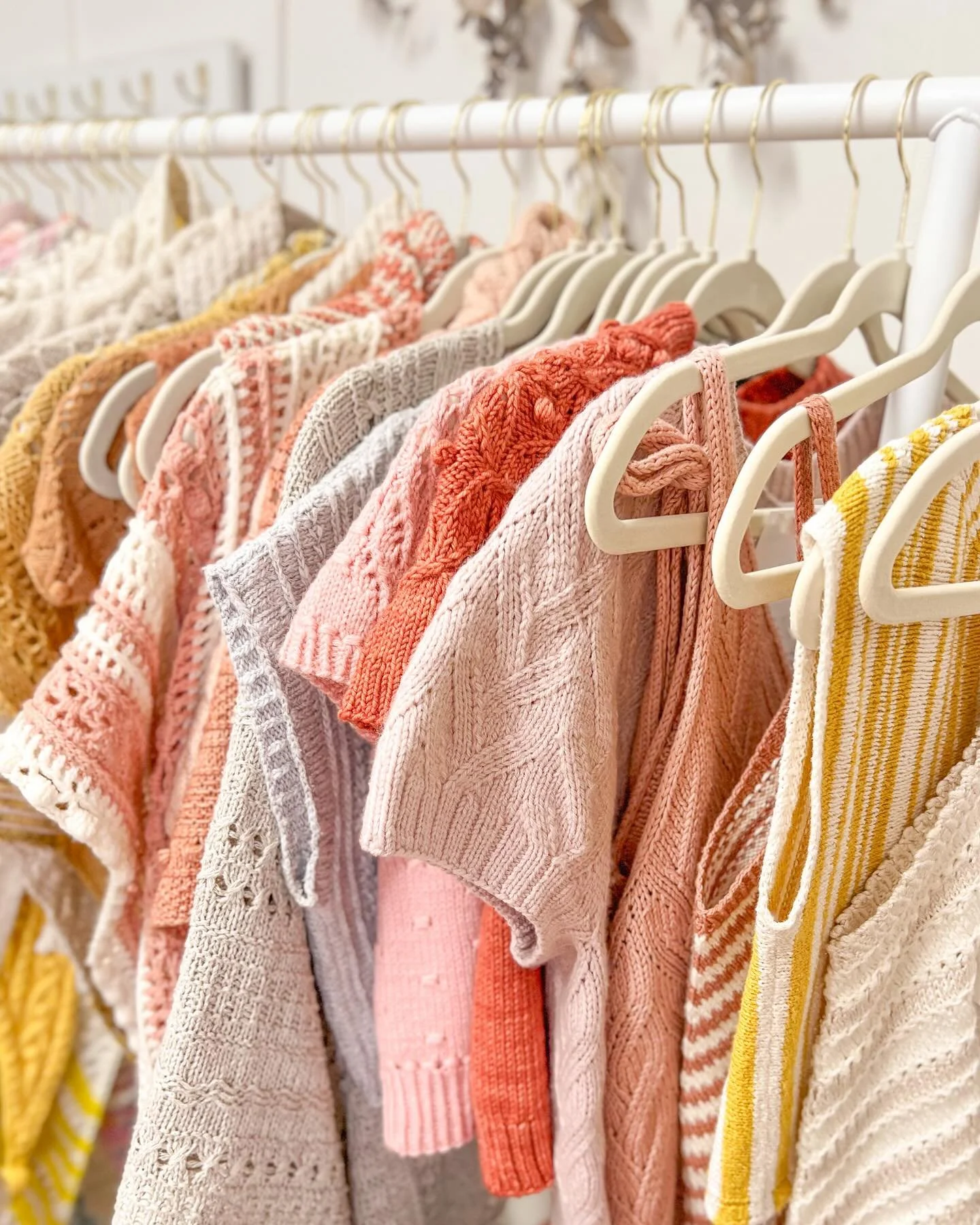 This week we start @lambtownfestival make-along for tops, tees, shawls, and scarves!

I have created a bundle on Ravelry with all of my designs that would work for MAL and also added a code LAMBTOWNMAL that would give you 20% off 💛 The link will be 