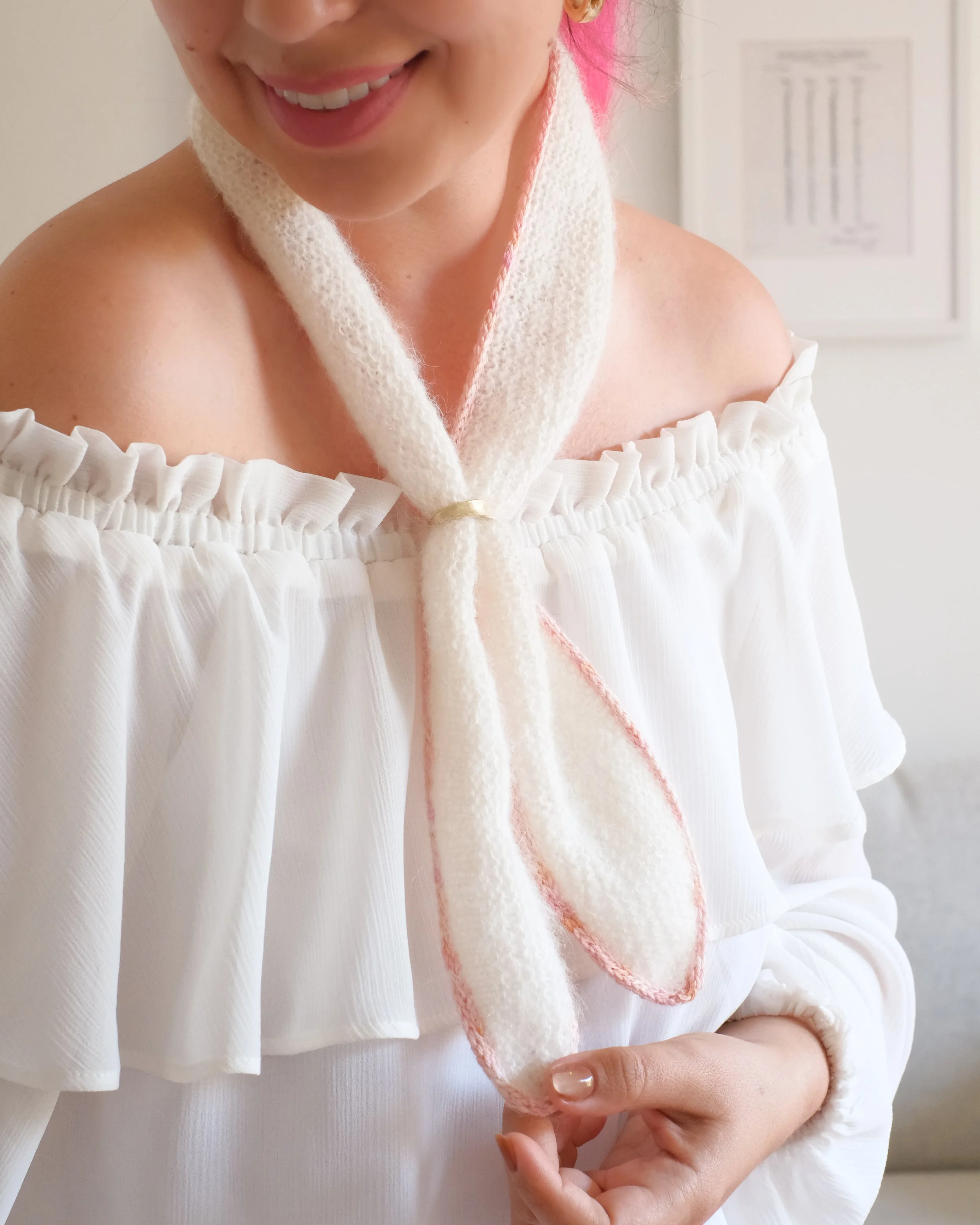 Vesna Mini Scarf Medium with a ring