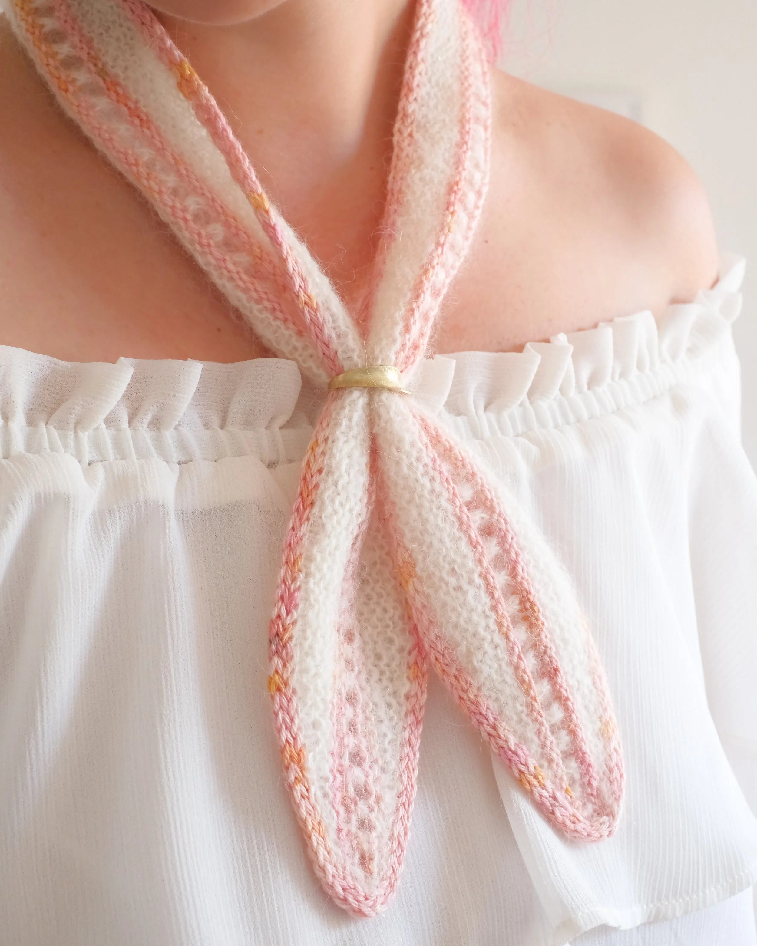 Vesna Mini Scarf small with a ring