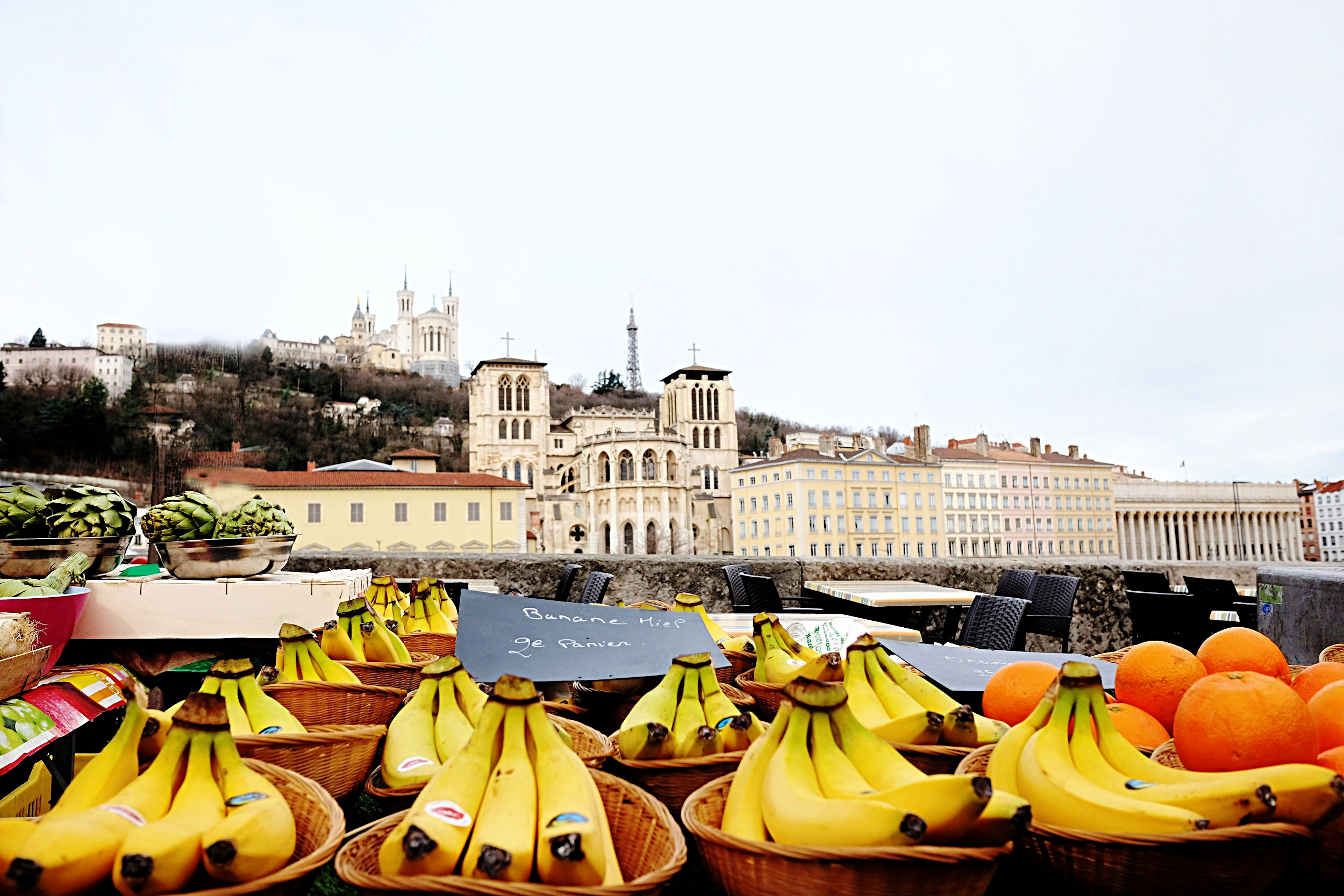 Market place bannans.jpg