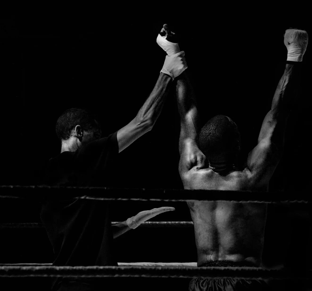 black-and-white-sport-fight-boxer.jpg