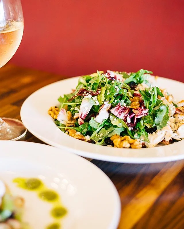 Salad &amp; wine... it's a summer staple around here. ⠀⠀⠀⠀⠀⠀⠀⠀⠀
-⠀⠀⠀⠀⠀⠀⠀⠀⠀
-⠀⠀⠀⠀⠀⠀⠀⠀⠀
-⠀⠀⠀⠀⠀⠀⠀⠀⠀
#freshsalad #summerdiet #greengoddess #crunchy #isolapizza #isolapizzabar #isolapizzasd #italianfood #sdeats #diningout #youstaythirstysd #sandiego #best