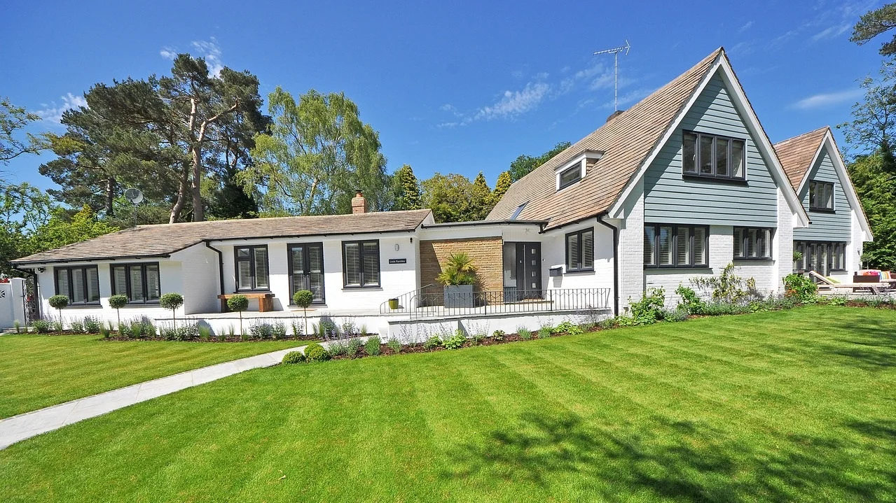Okay, there are some homes that better suited me, they were just a teensy bit outside my budget…