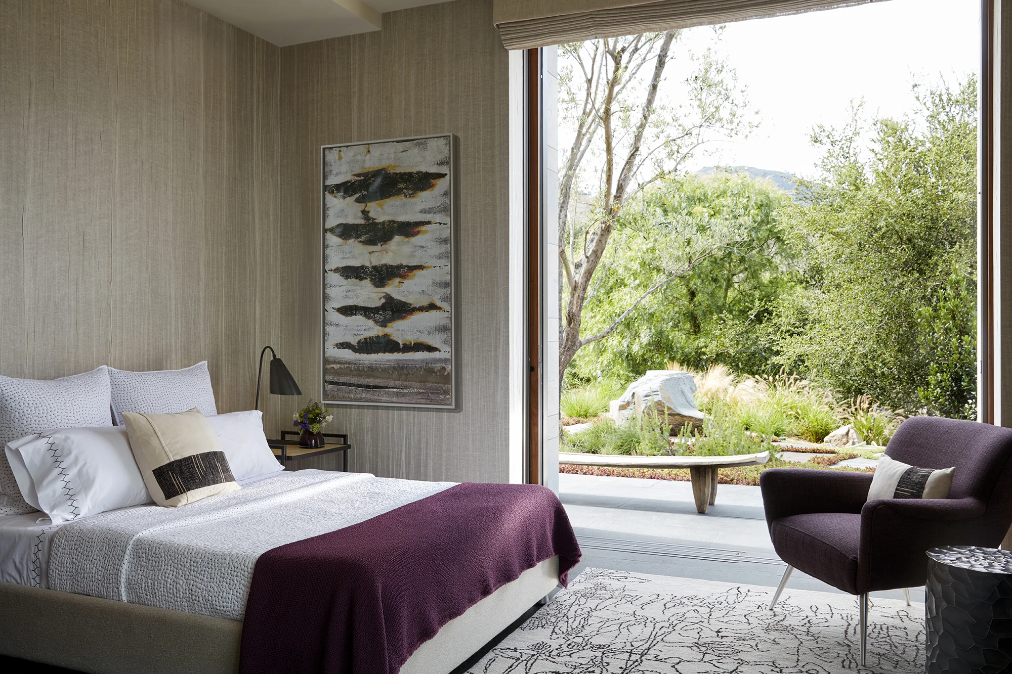 20) Guest Bedroom.jpg