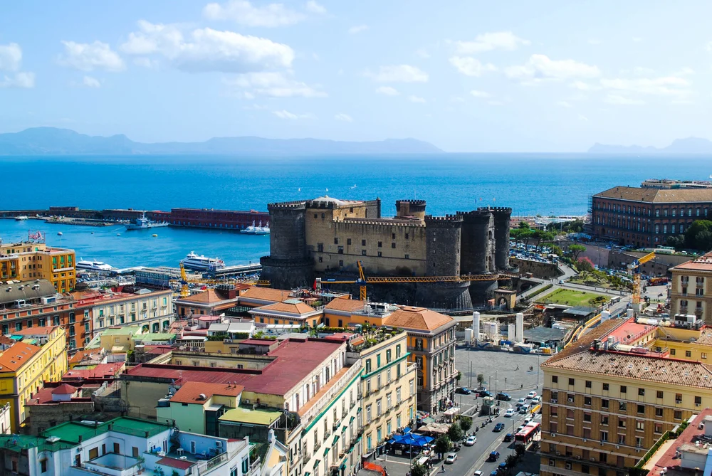 Prvé kroky po prílete do Neapola: Od letiska k vášmu ubytovaniu - hlavný obrázok
