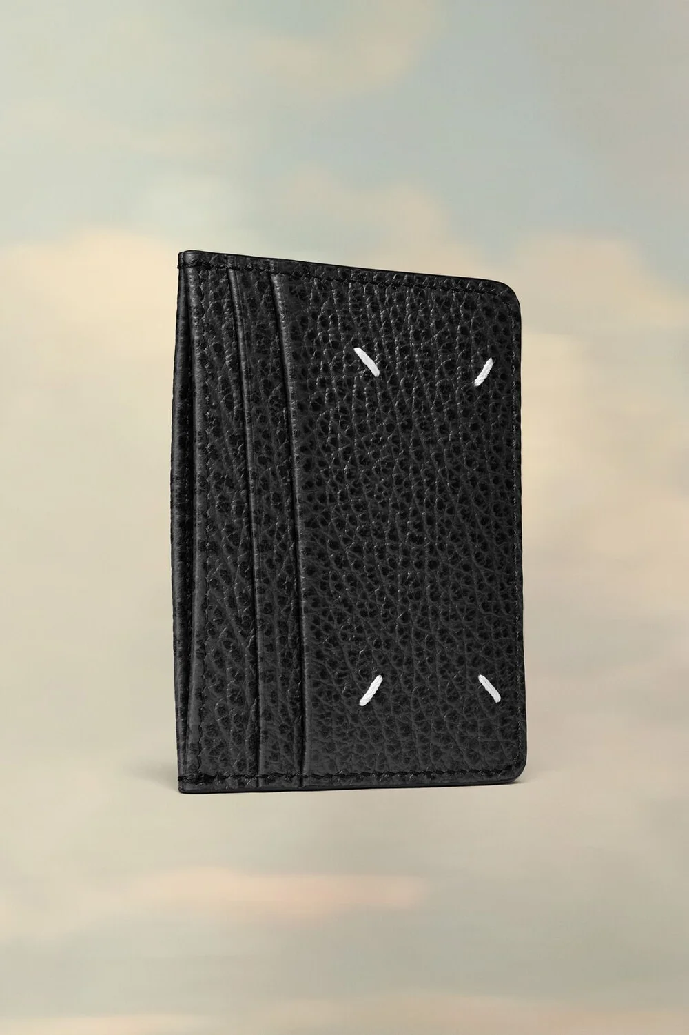 【Maison margiela】Stitch Card Holder★SA1VL0001 P4745 T8013 Amazon.com: MAISON MARGIELA Men's 5 CARD HOLDER Pass Case