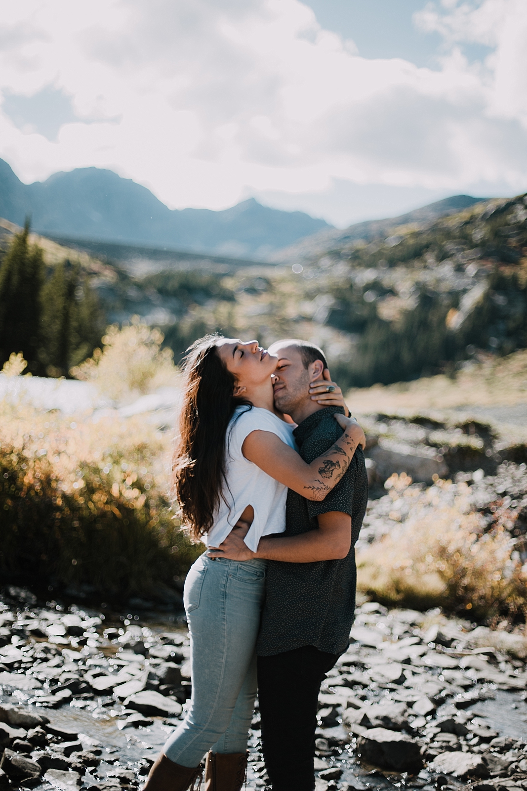 Couple kissing, Couple posing, breckenridge colorado wedding photographer, breckenridge colorado elopement photographer, hiking photographer, maui wedding photographer, maui elopement photographer