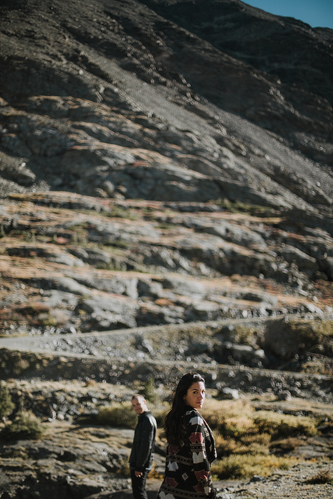 couple posing, breckenridge colorado wedding photographer, breckenridge colorado elopement photographer, hiking photographer, maui wedding photographer, maui elopement photographer