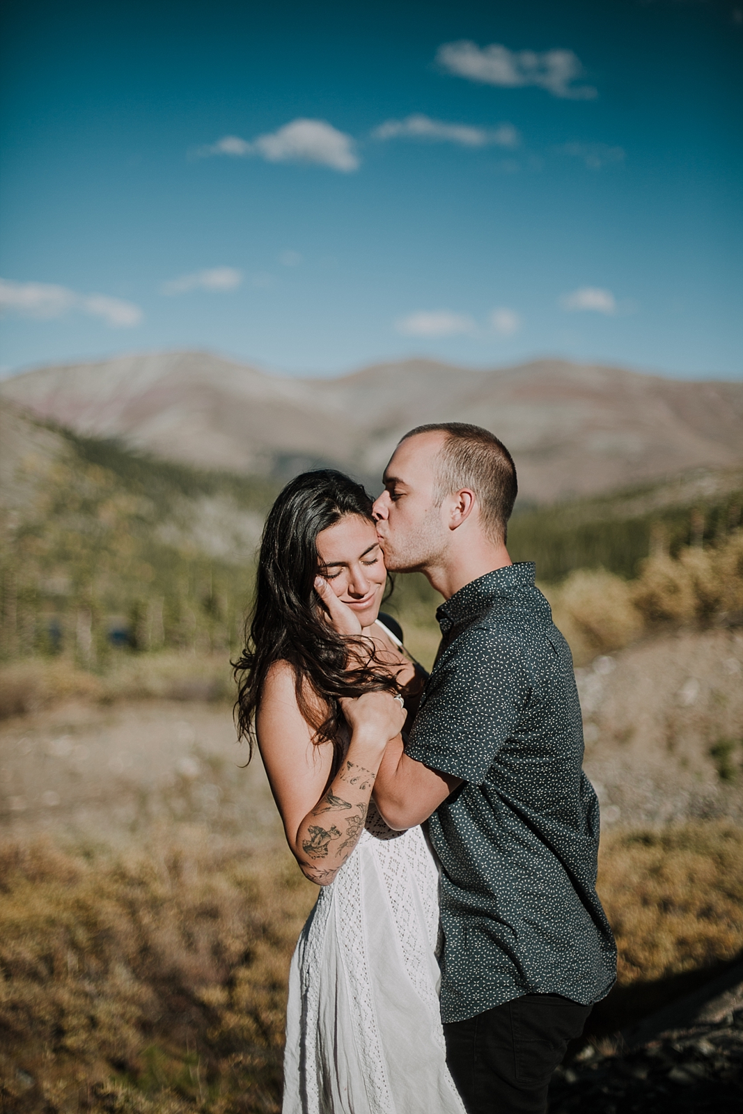 couple kissing, breckenridge colorado mountain wedding photographer, breckenridge colorado elopement photographer, hiking photographer, maui wedding photographer, maui elopement photographer