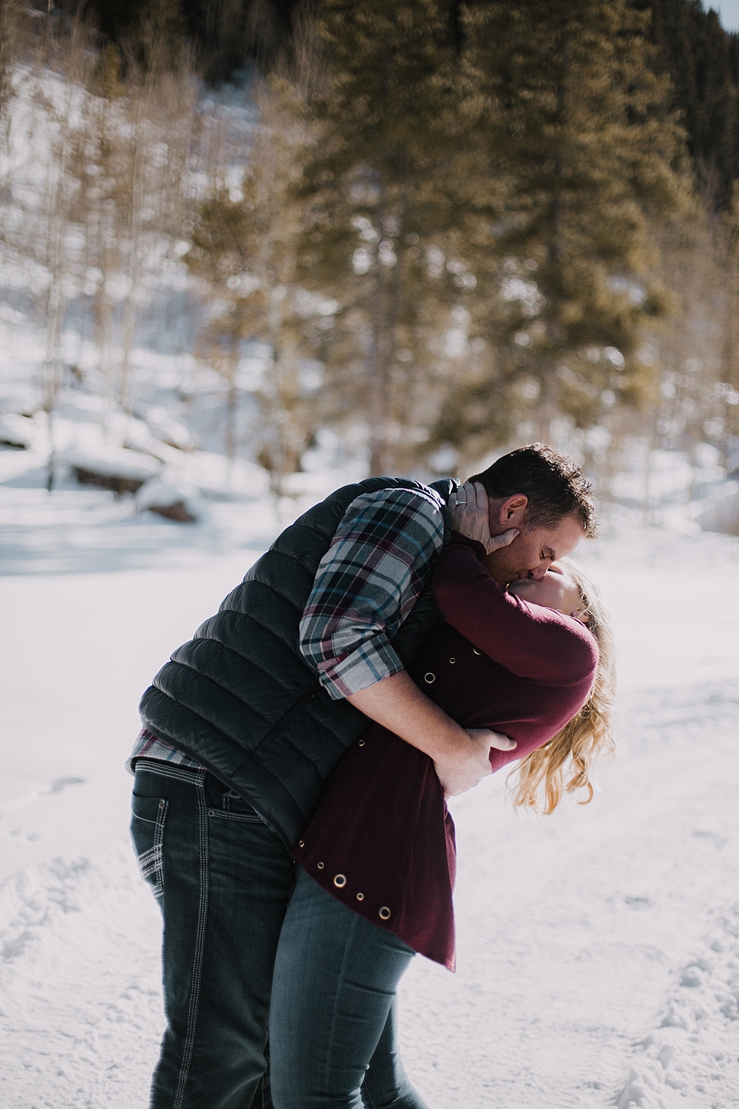 dip kiss, couple kissing, colorado engagement session, colorado wedding photographer, leadville wedding photographer, red cliff wedding photographer