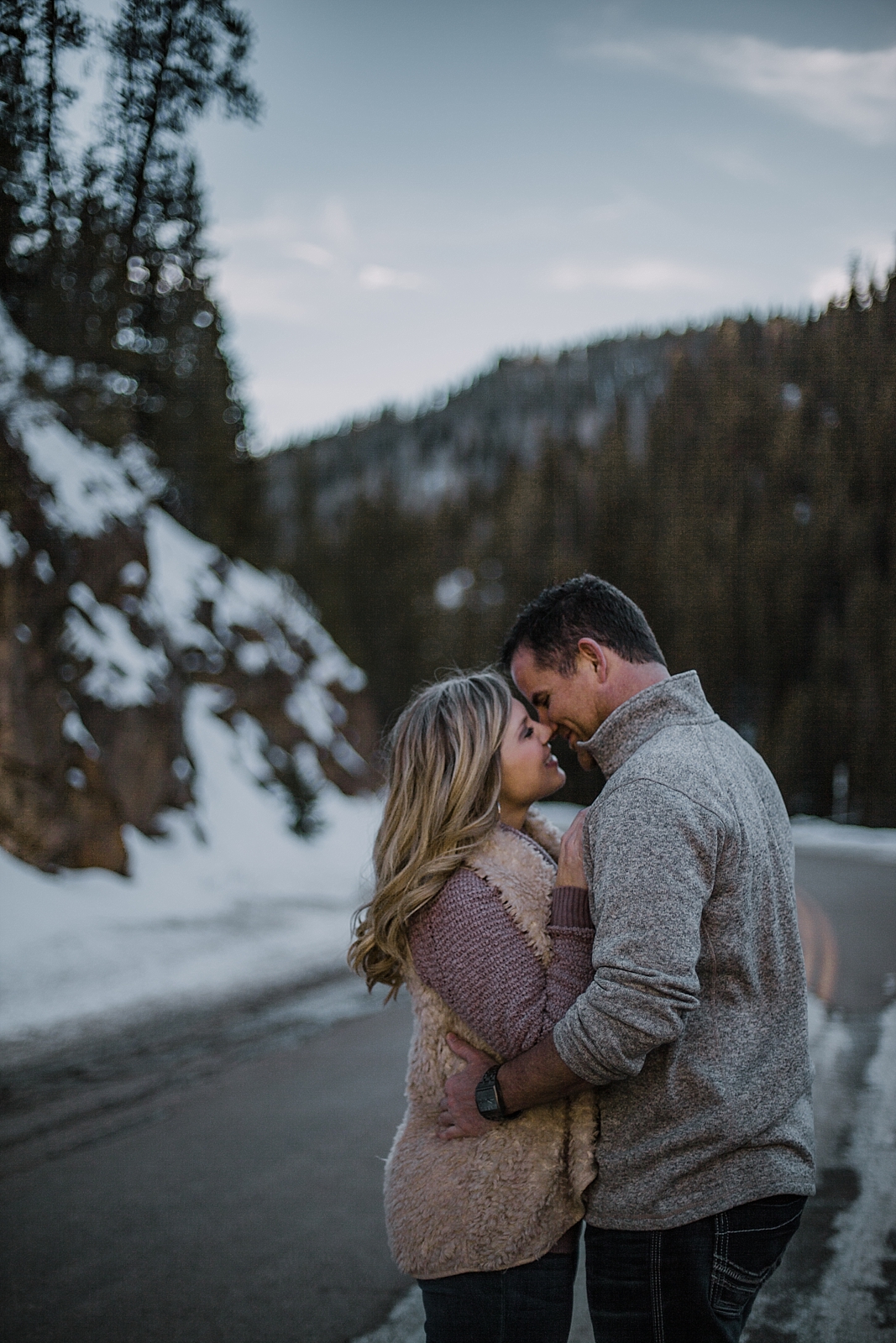 couple posing, colorado adventure session, colorado engagement session, colorado wedding photographer, red cliff wedding photographer, leadville wedding photographer