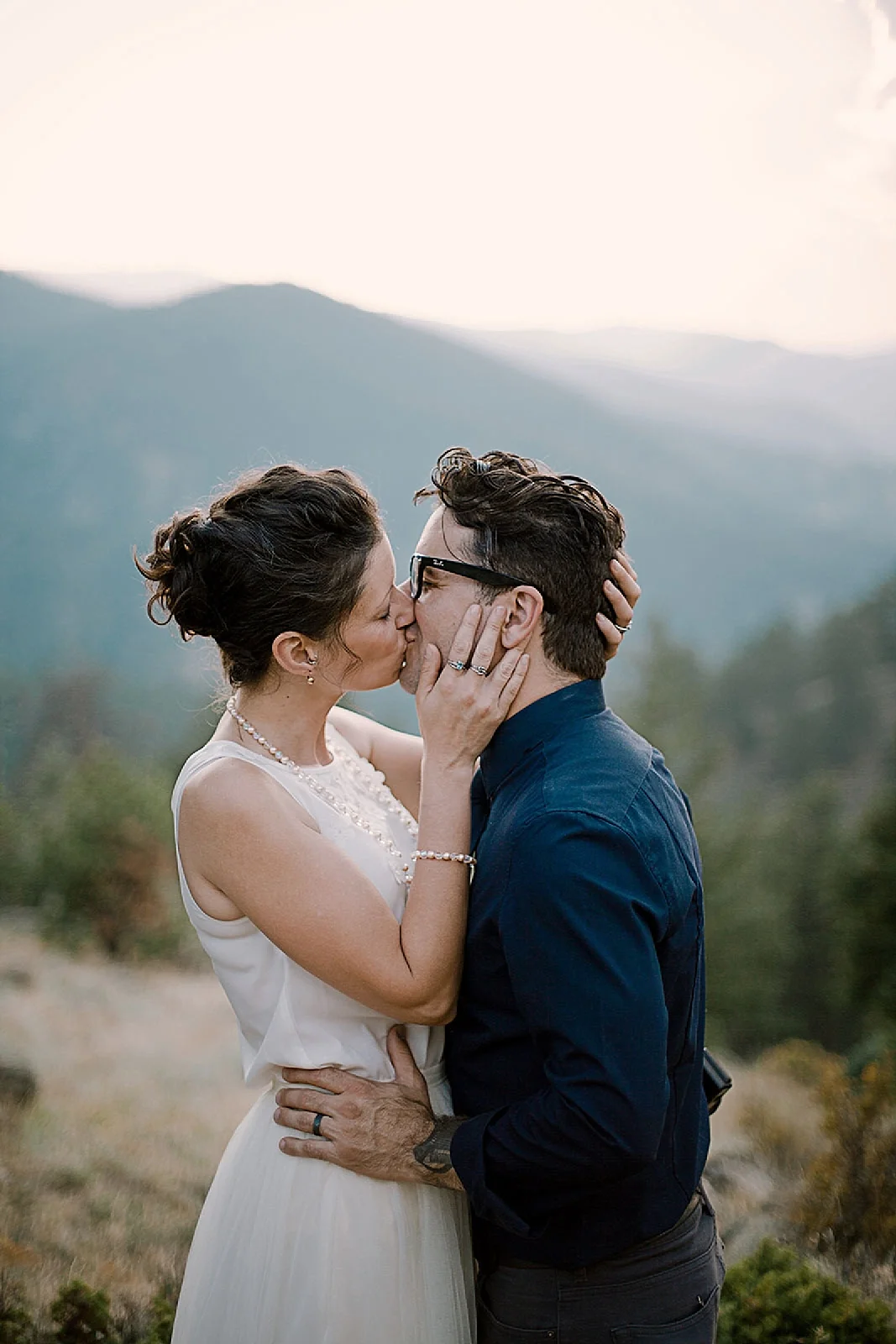 eloping couple, boulder colorado elopement, boulder colorado self solemnizing elopement, self solemnizing elopement, boulder colorado elopement photographer, realization point elopement