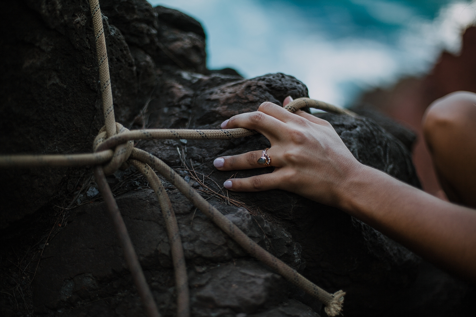 climbing in maui, maui cliffside, hawaiian cliffside, maui elopement photographer, maui wedding photographer, maui adventure, maui hiking, maui hawaii hiking, maui tide pool, alexis russell ring