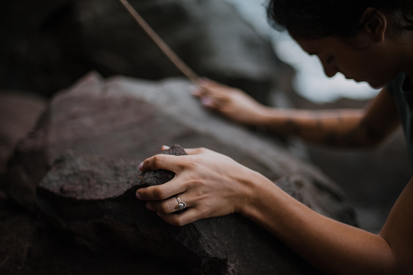 climbing in maui, maui cliffside, hawaiian cliffside, maui elopement photographer, maui wedding photographer, maui adventure, maui hiking, maui hawaii hiking, maui tide pool, alexis russell ring