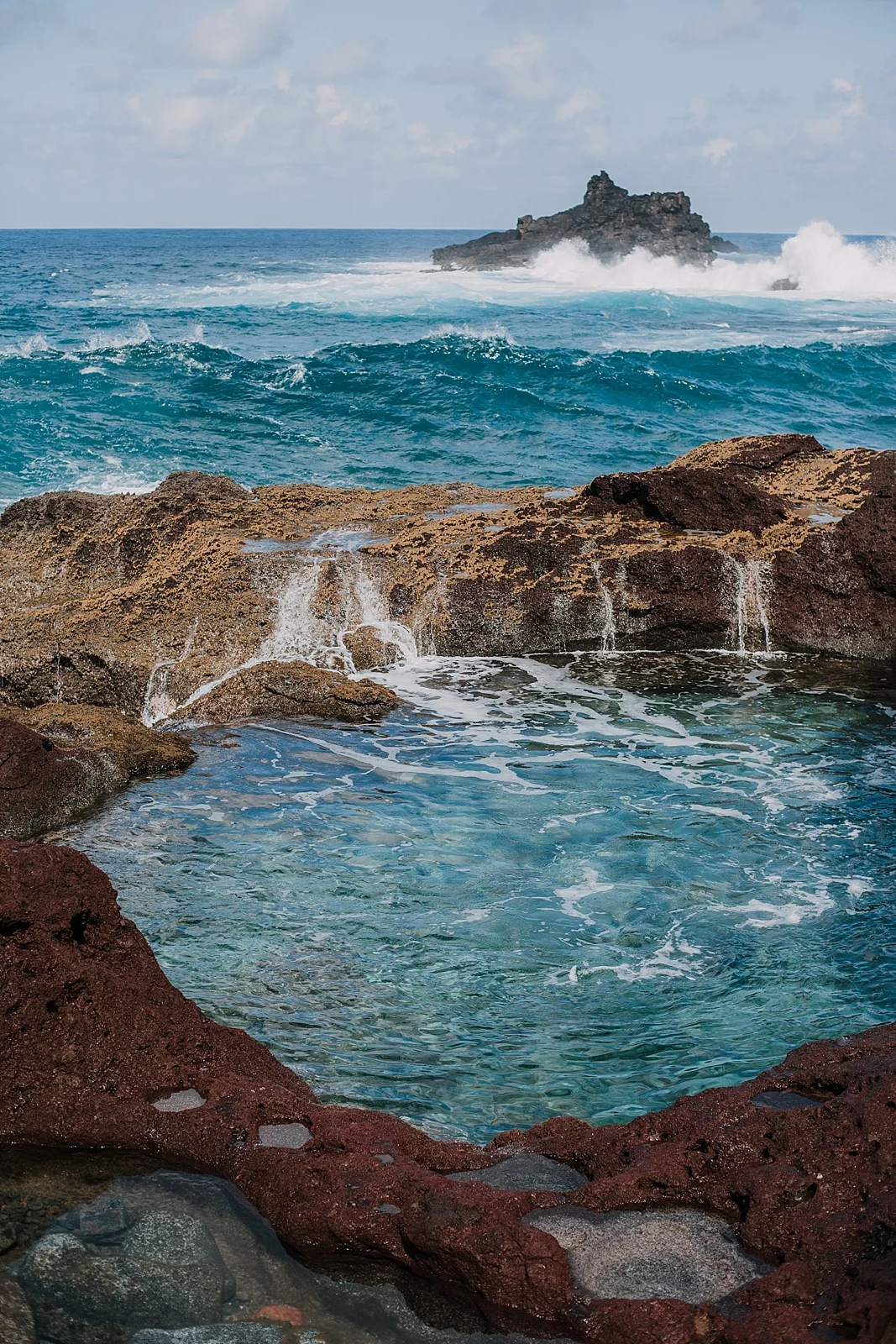 maui tidepools, maui diving, maui cliffside, maui elopement photographer, maui wedding photographer, couple on cliffside, maui hiking, maui hawaii hiking, lahaina maui beaches, alexis russell ring