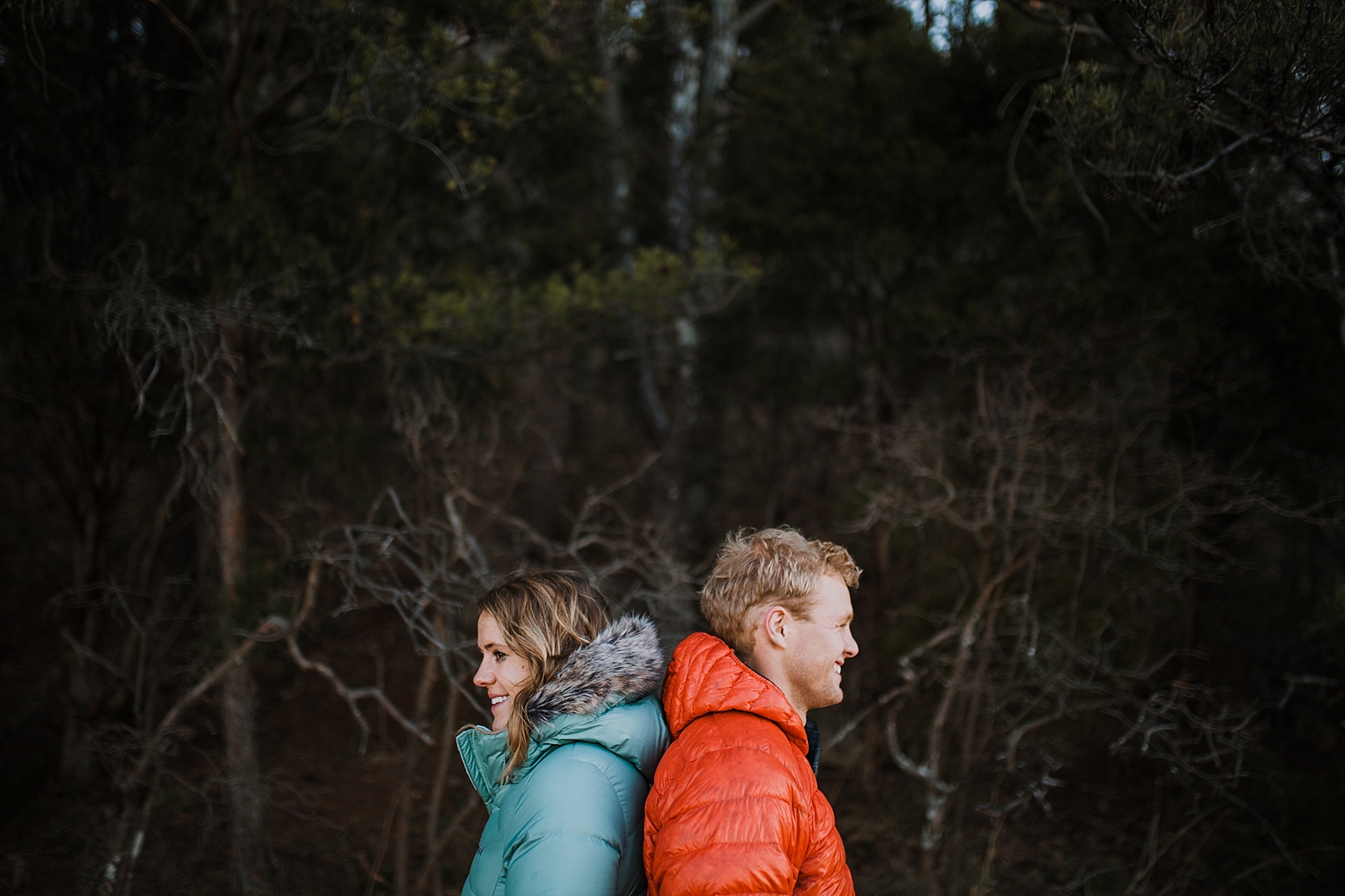 couple highlining, adventurous engagements, highlining, slacklining, linville gorge wilderness, signal point engagements, chattanooga elopement, chattanooga highline, chattanooga highlining