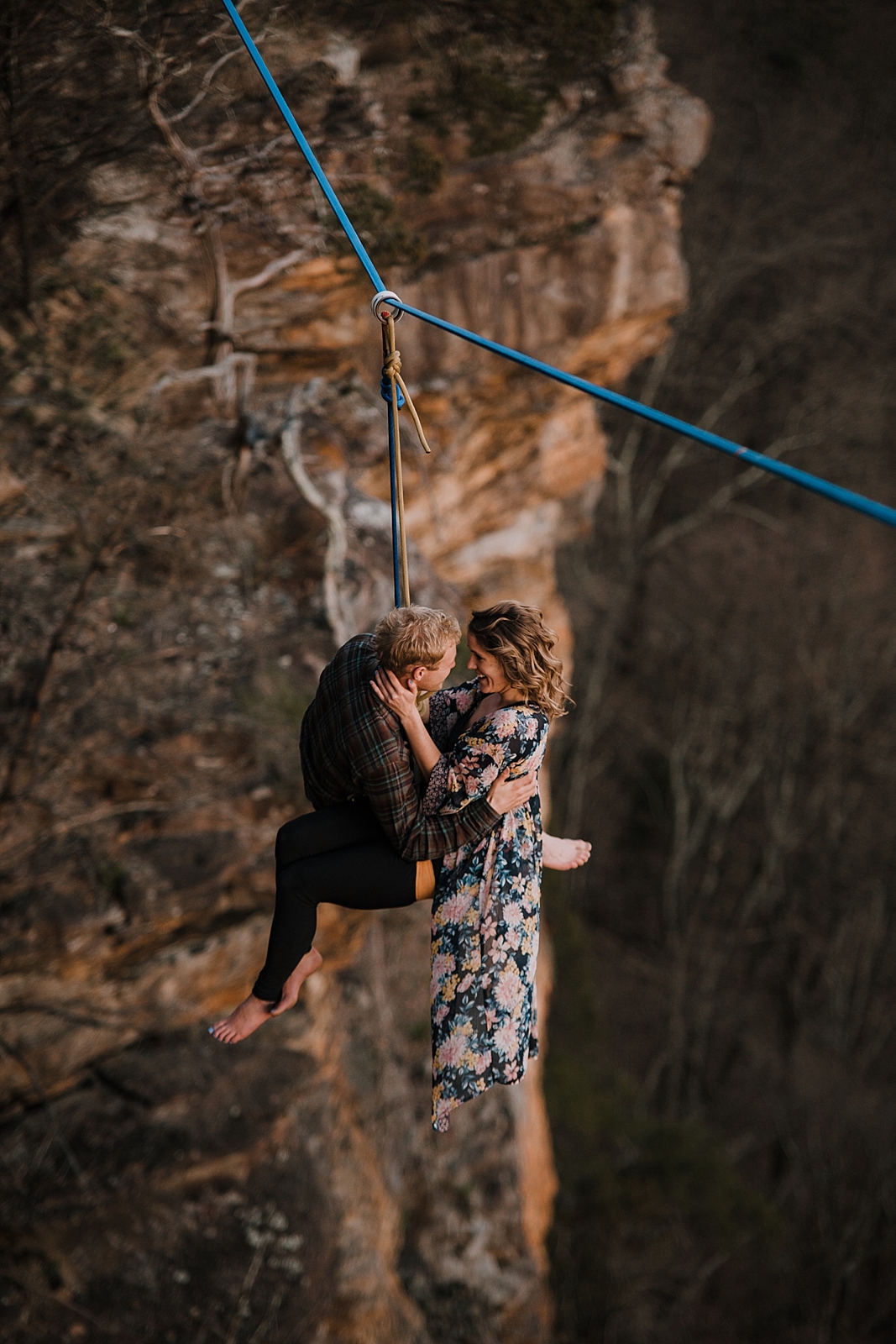 couple highlining, adventurous engagements, highlining, slacklining, linville gorge wilderness, signal point engagements, chattanooga elopement, chattanooga highline, chattanooga highlining