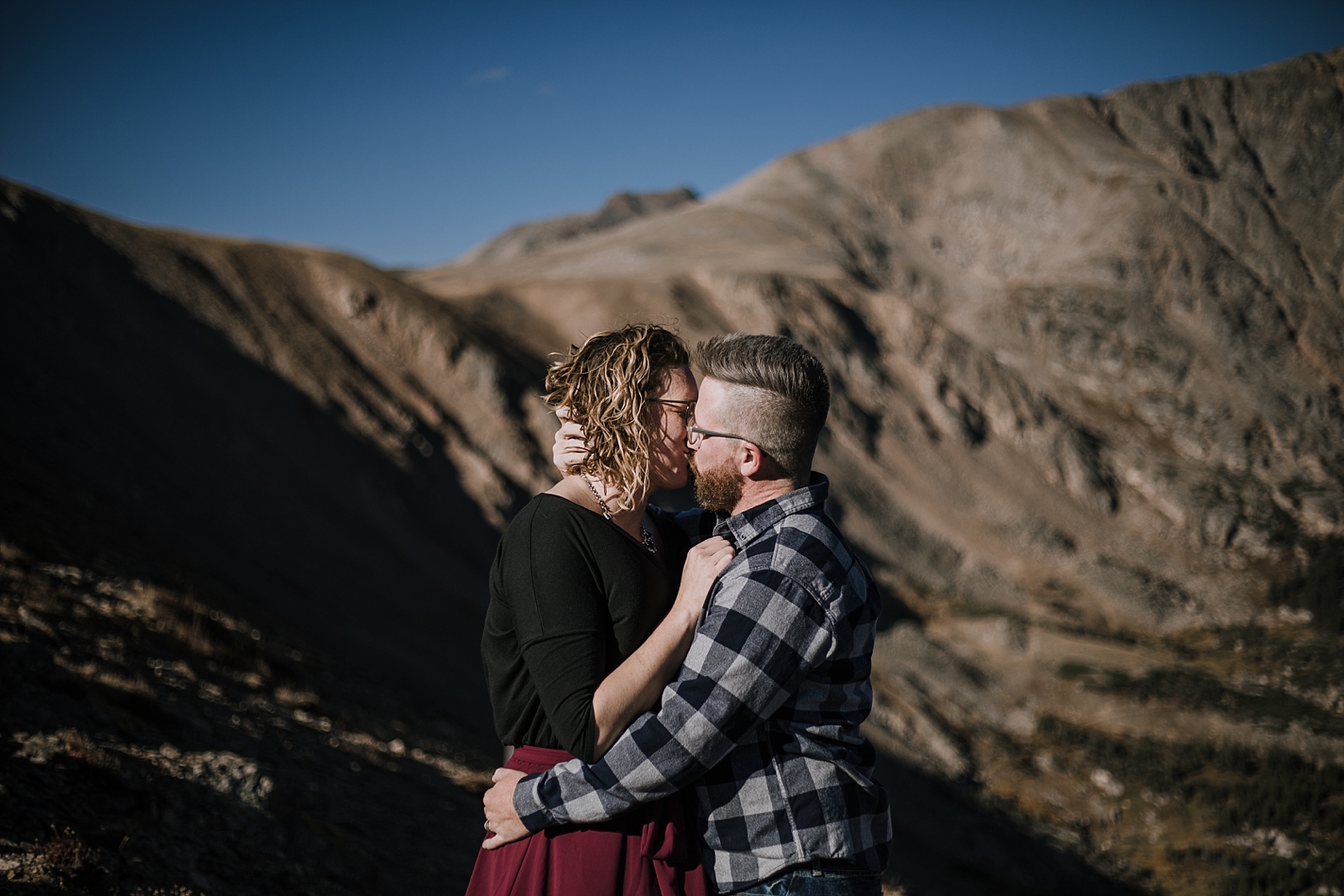 couple on mountain, colorado 13er, hike little echo lake, backpacking james peak wilderness, hike james peak lake, james peak elopement, winter park elopement, backpacking winter park