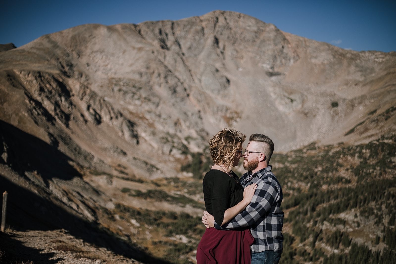 couple kissing, colorado 13er, hike little echo lake, backpacking james peak wilderness, hike james peak lake, james peak elopement, winter park elopement, backpacking winter park