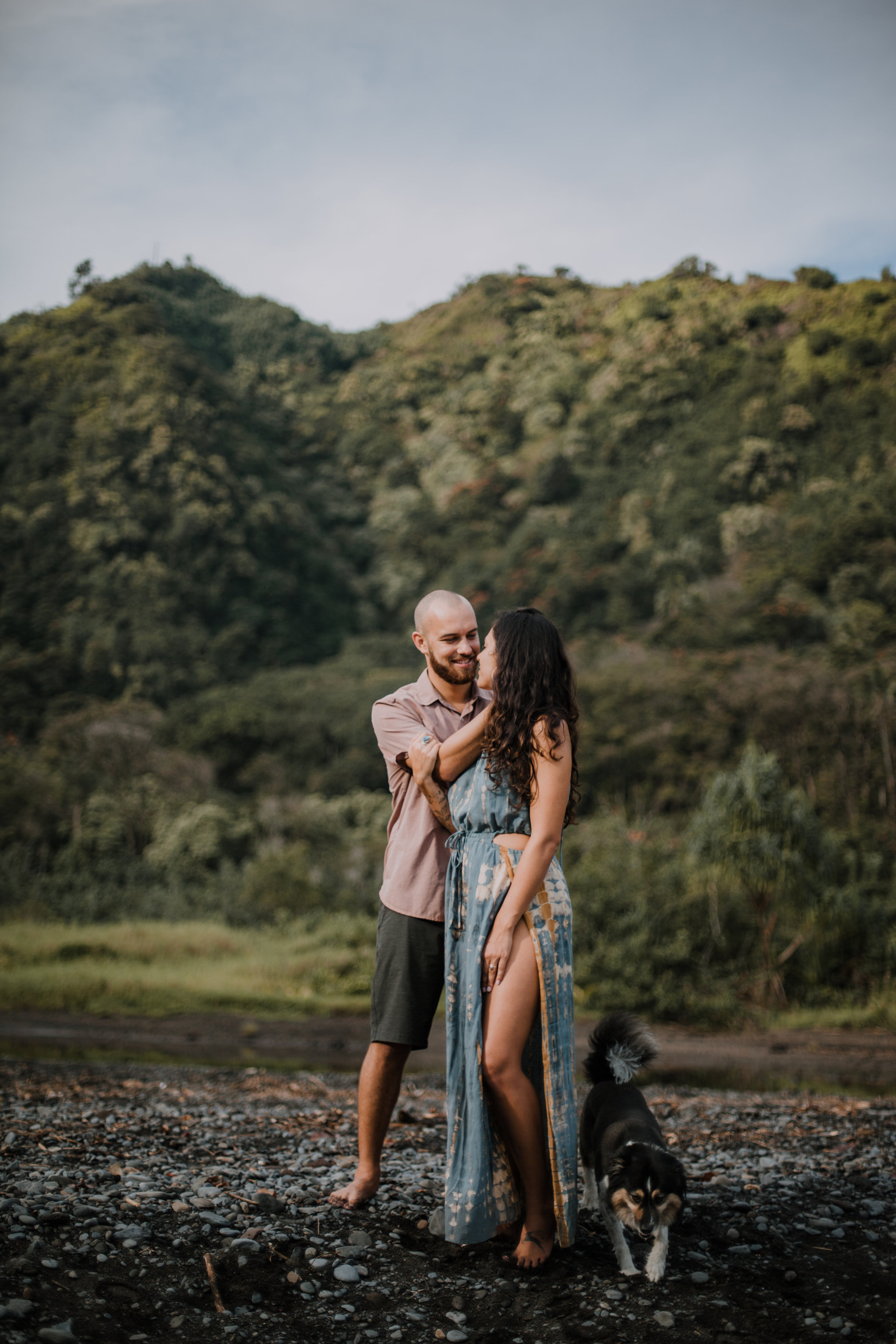 black beach in maui, island hiking, hawaii waterfall, road to hana, maui waterfall, hawaii wedding photographer, hawaii elopement photographer, maui wedding, maui engagements, maui elopement