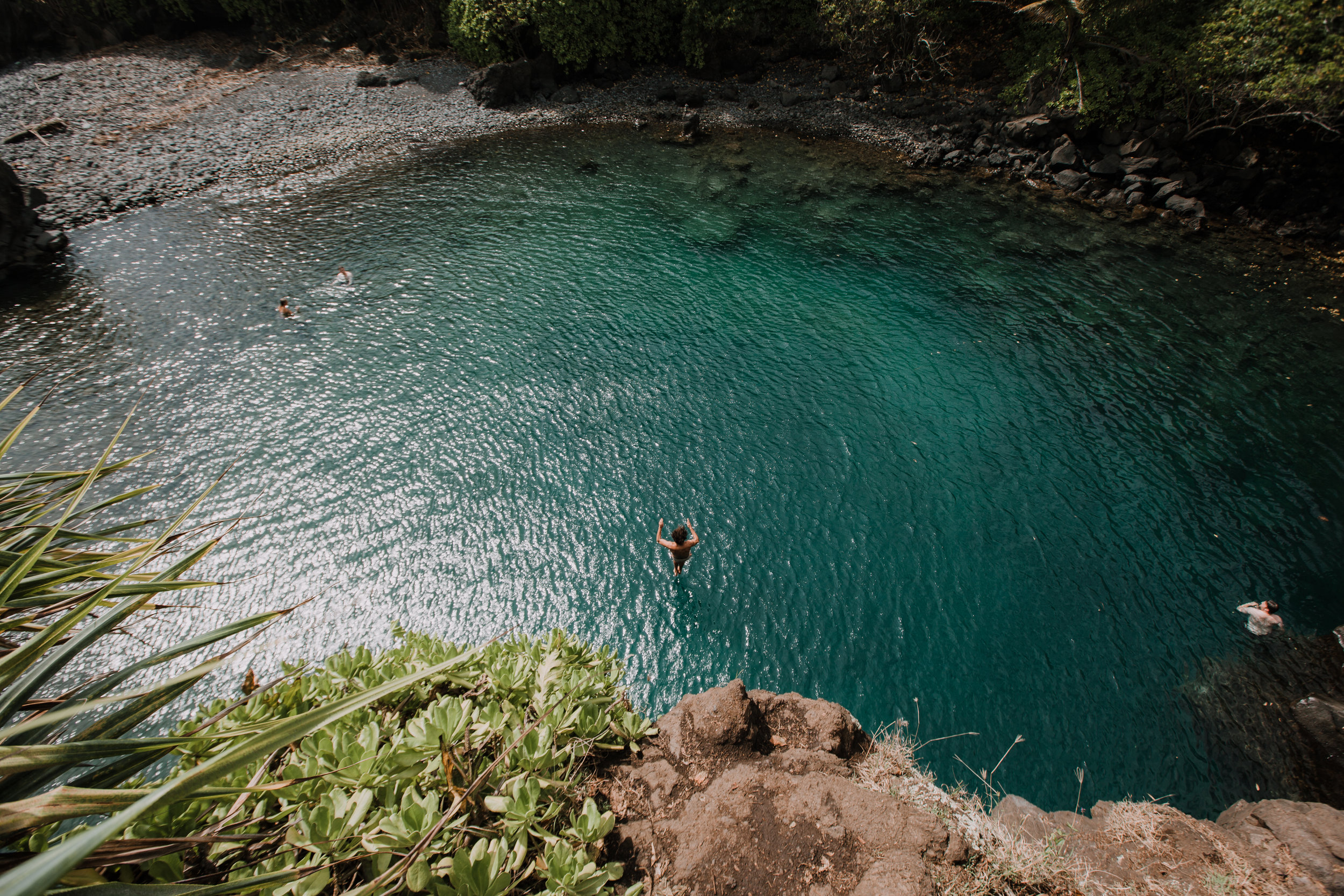 hawaii cliff jumping, seven sacred pools at ohe'o, island hiking, road to hana, hawaii wedding photographer, hawaii elopement photographer, maui wedding, maui engagements, maui elopement
