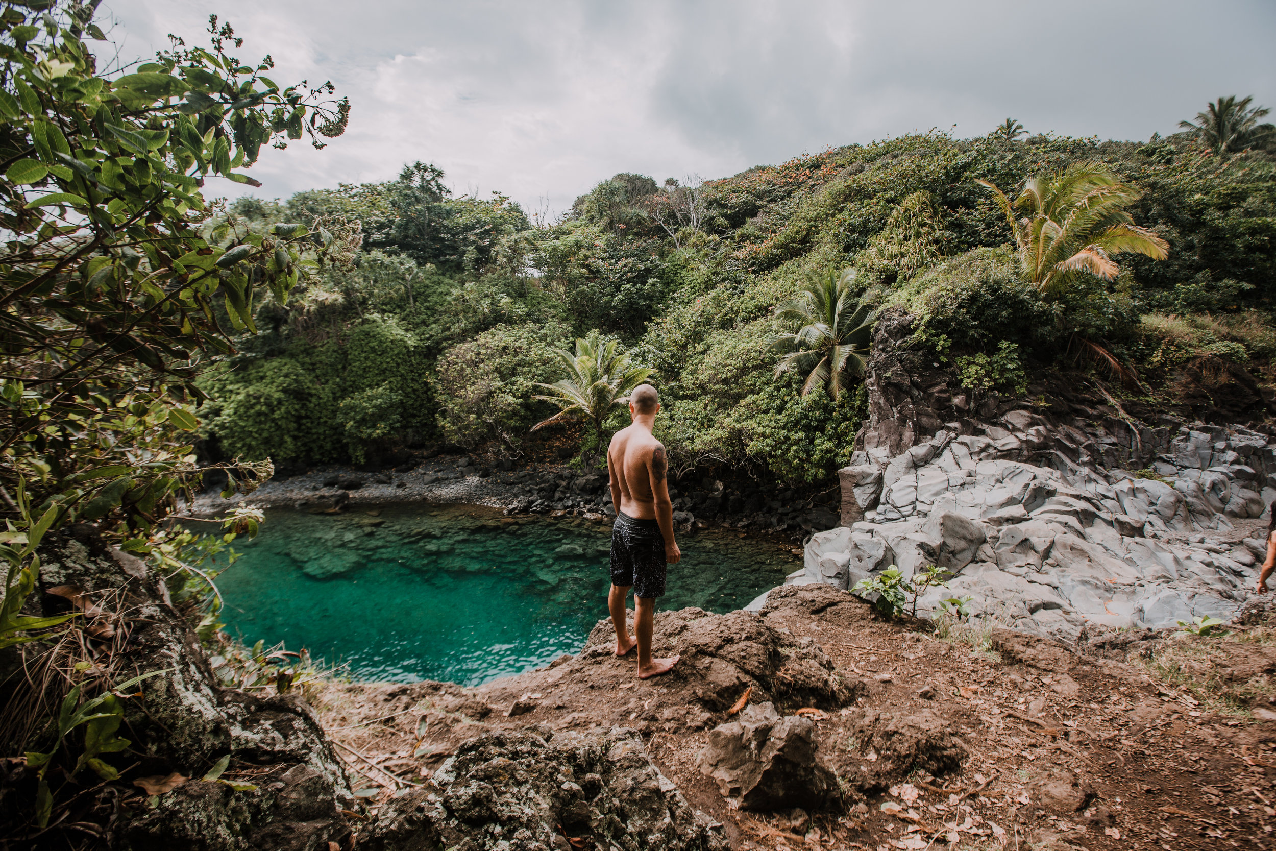 hawaii cliff jumping, seven sacred pools at ohe'o, island hiking, road to hana, hawaii wedding photographer, hawaii elopement photographer, maui wedding, maui engagements, maui elopement