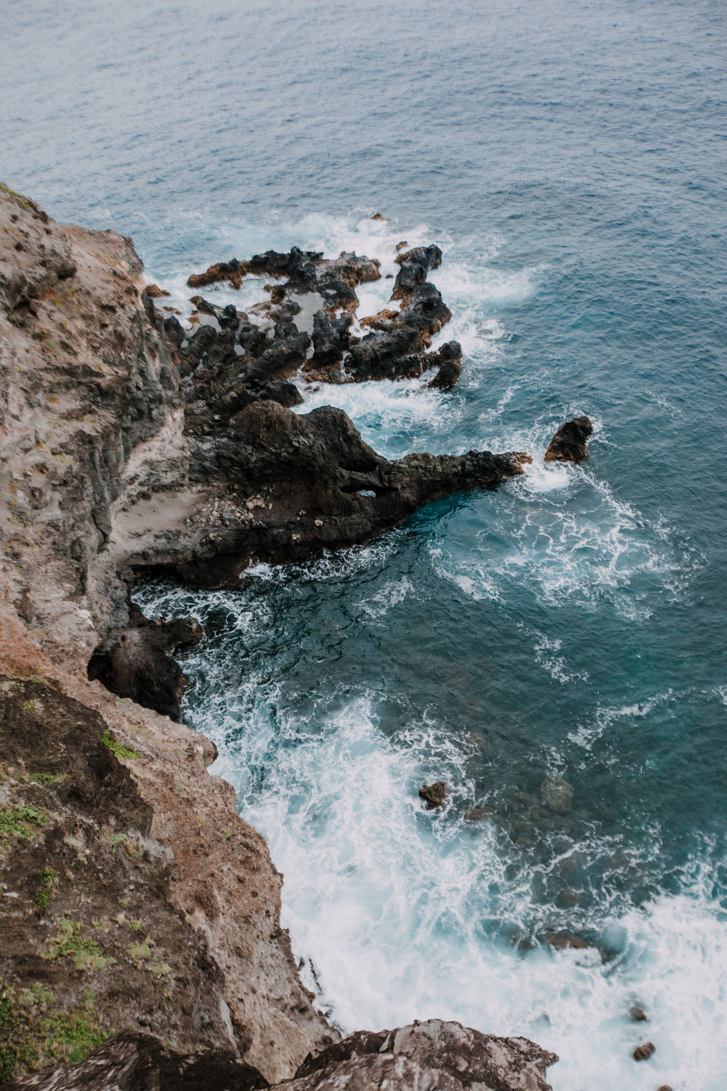 ocean cliff, hana dropoff, haleakala national park, hawaii wedding photographer, hawaii elopement photographer, maui wedding, maui engagements, maui elopement