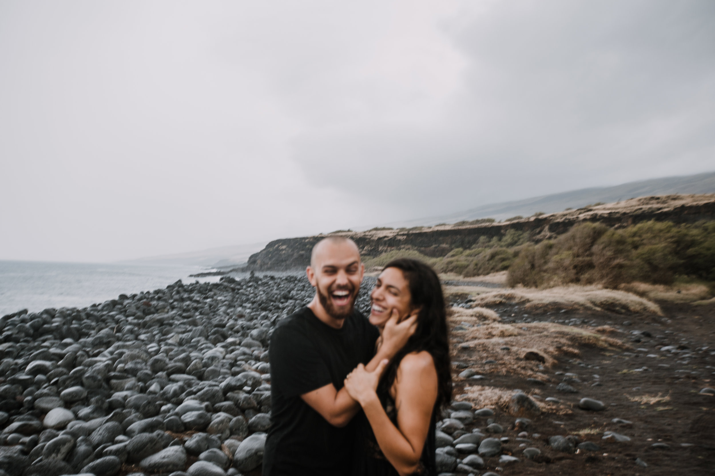 couple on kaupo beach, hawaiian volcanic eruption, lava rock, haleakala national park, hawaii wedding photographer, hawaii elopement photographer, maui wedding, maui engagements, maui elopement